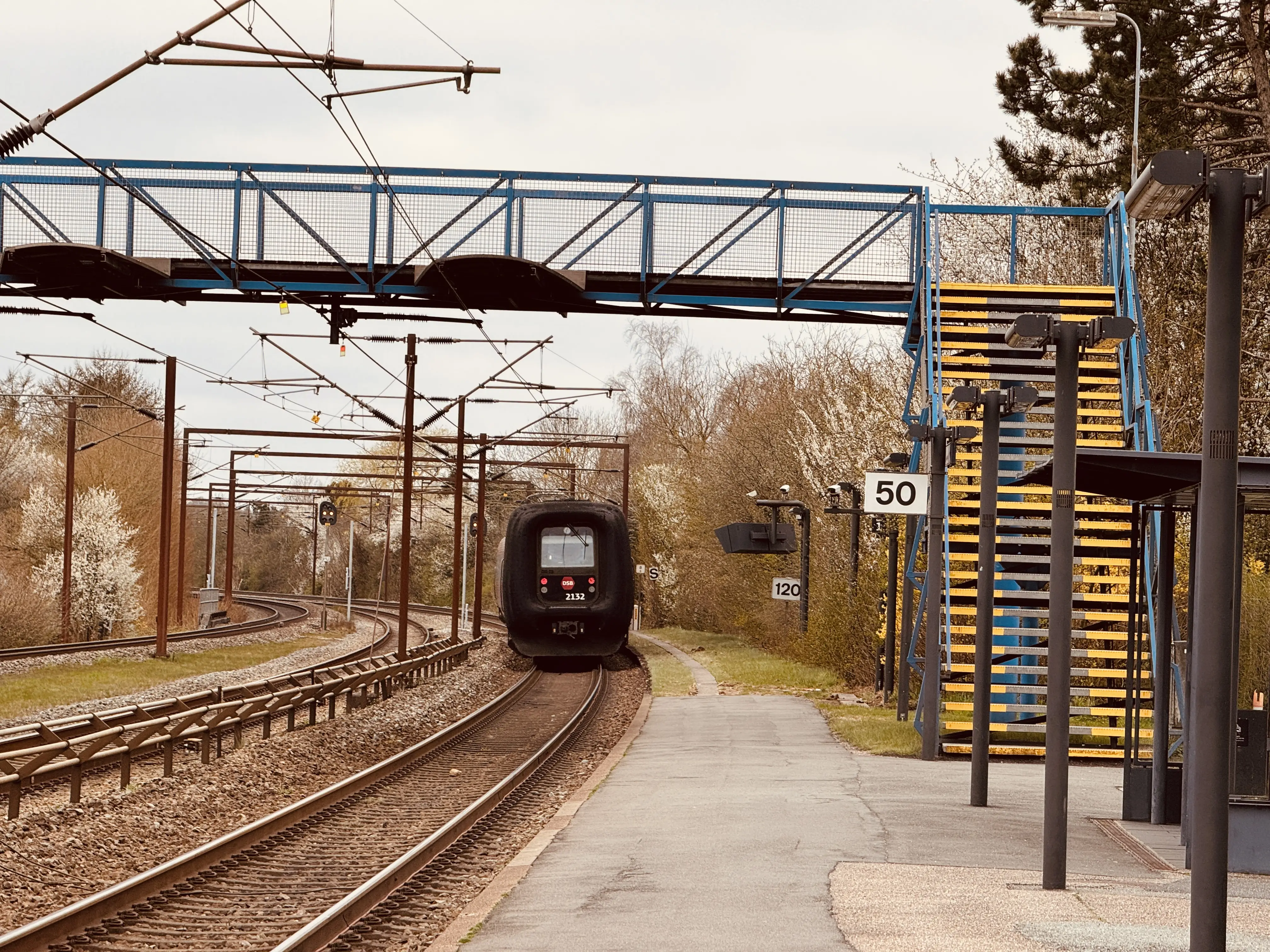 Billede af DSB ER 2032 fotograferet ud for Taulov Station.