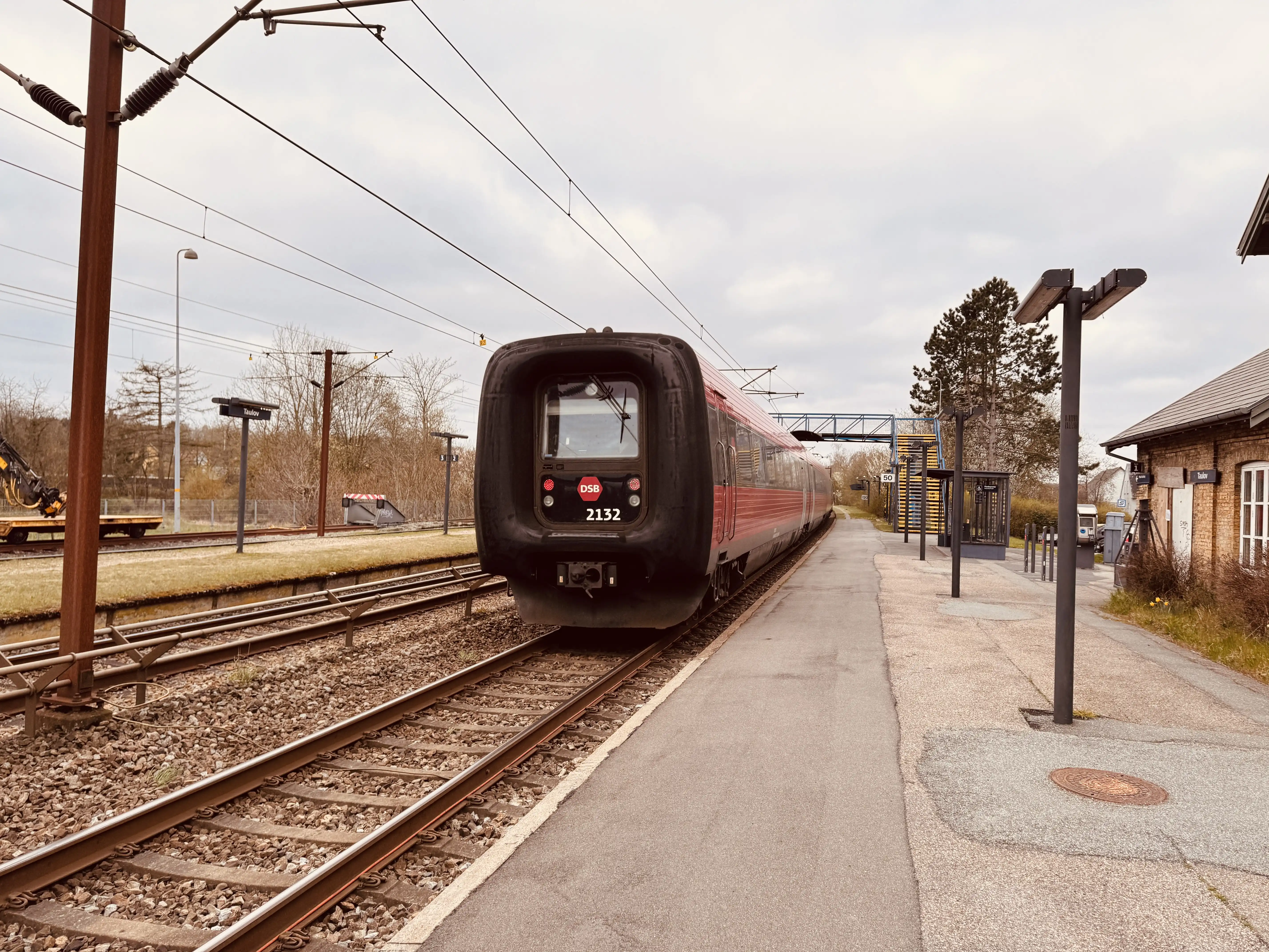 Billede af DSB ER 2032 fotograferet ud for Taulov Station.