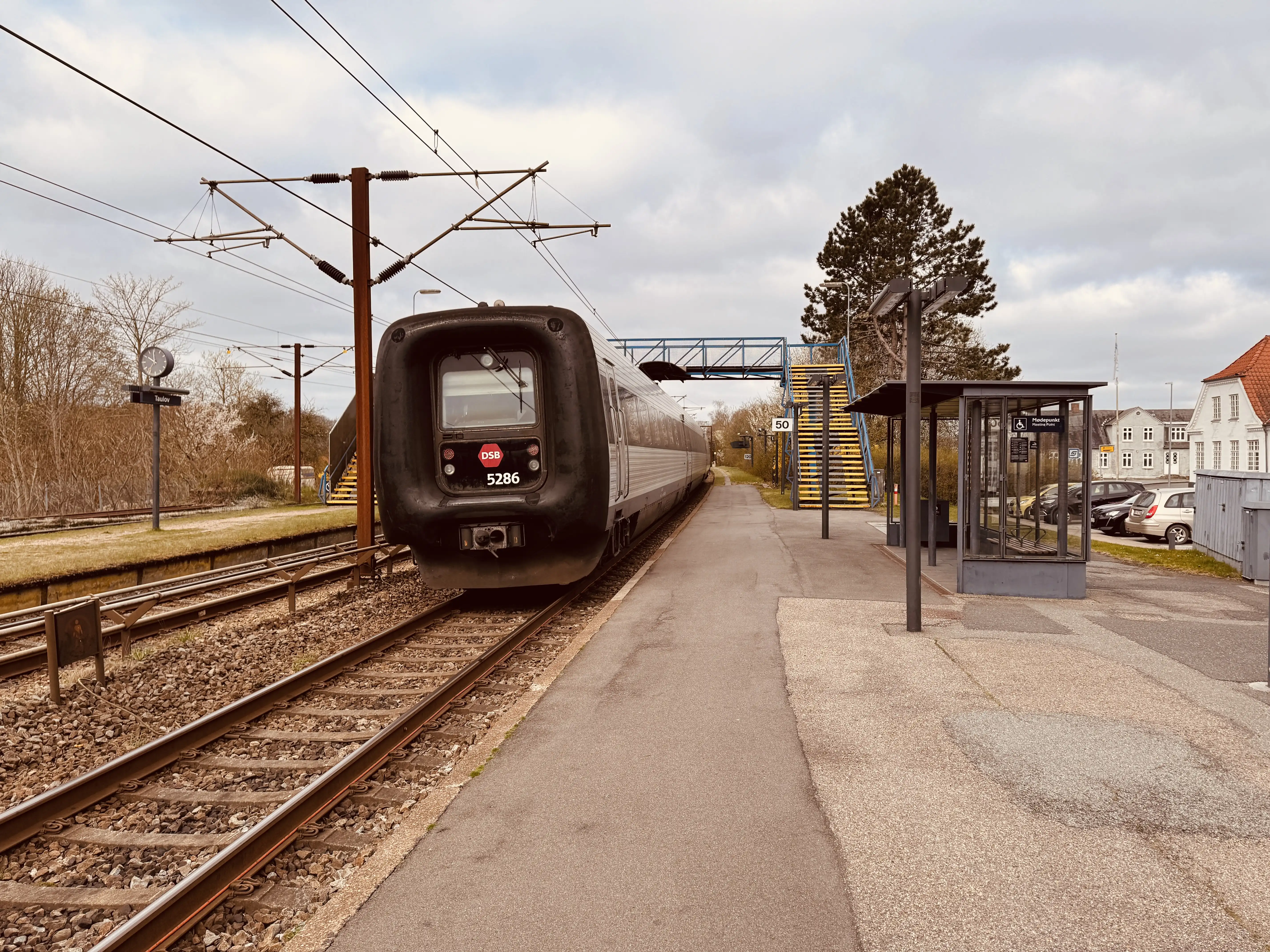 Billede af DSB MF 5086 fotograferet ud for Taulov Station.
