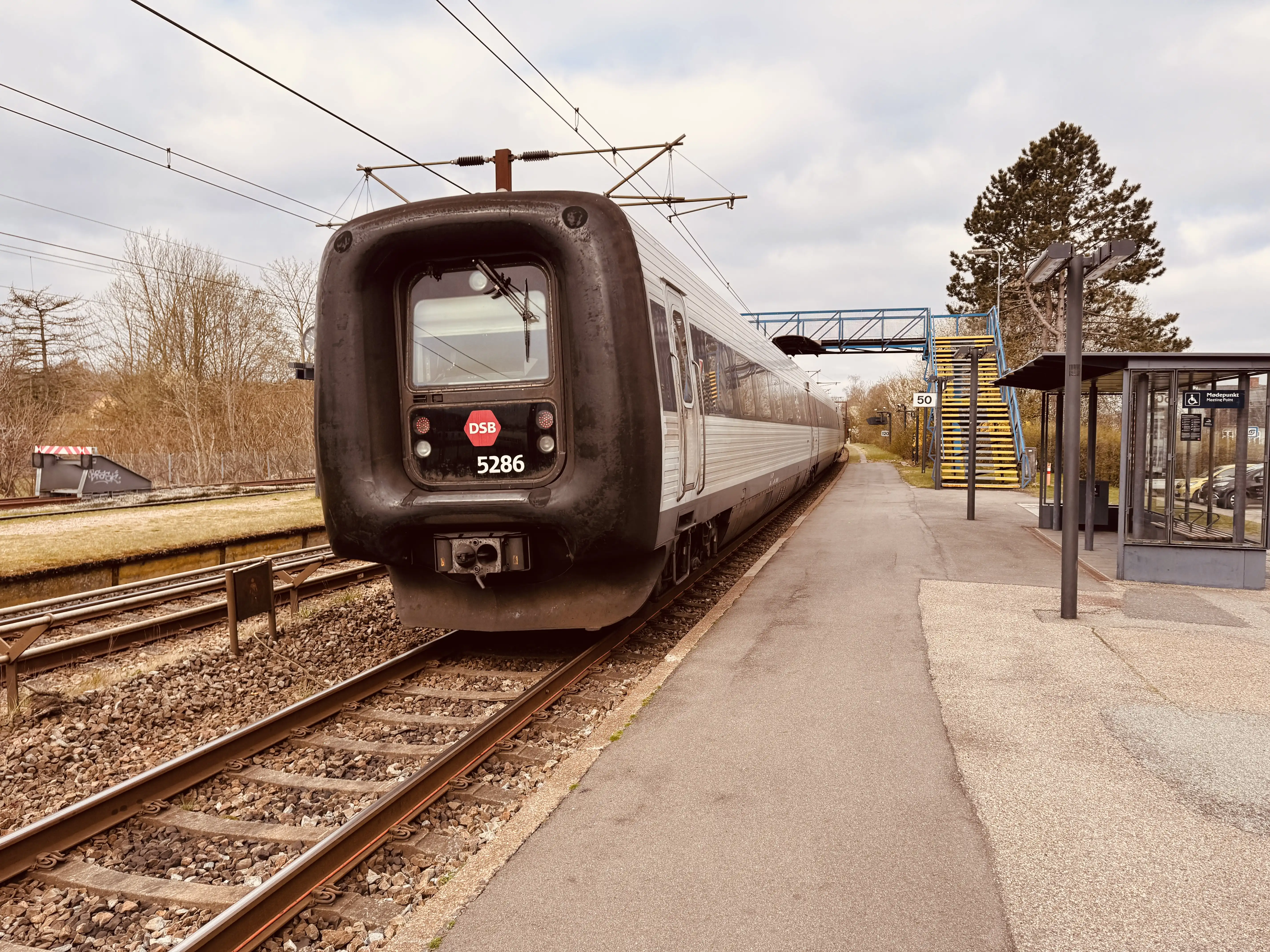 Billede af DSB MF 5086 fotograferet ud for Taulov Station.