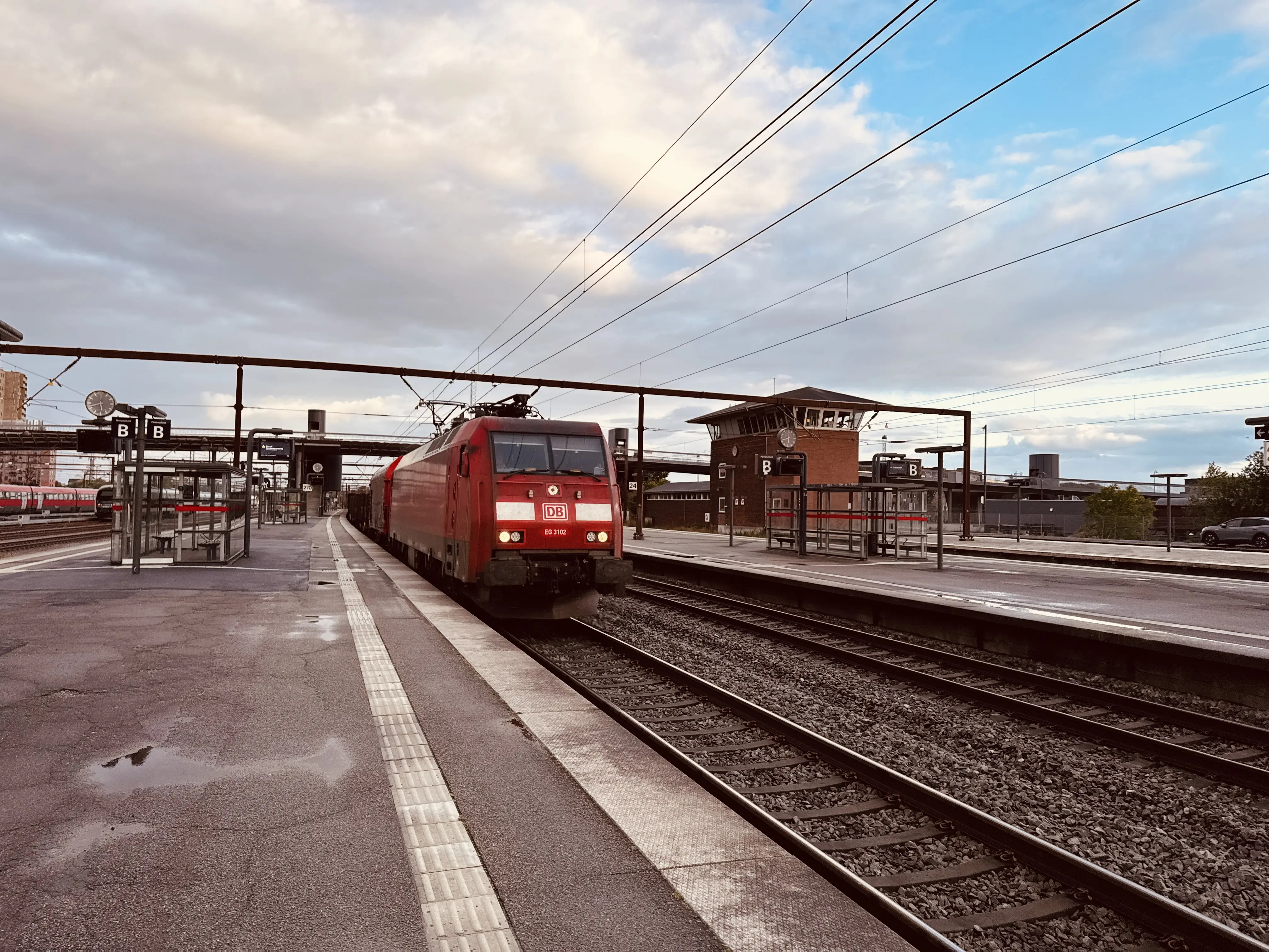 Billede af DBCSC EG 3102, tidligere DSB EG 3102 fotograferet ud for Odense Banegård Center.