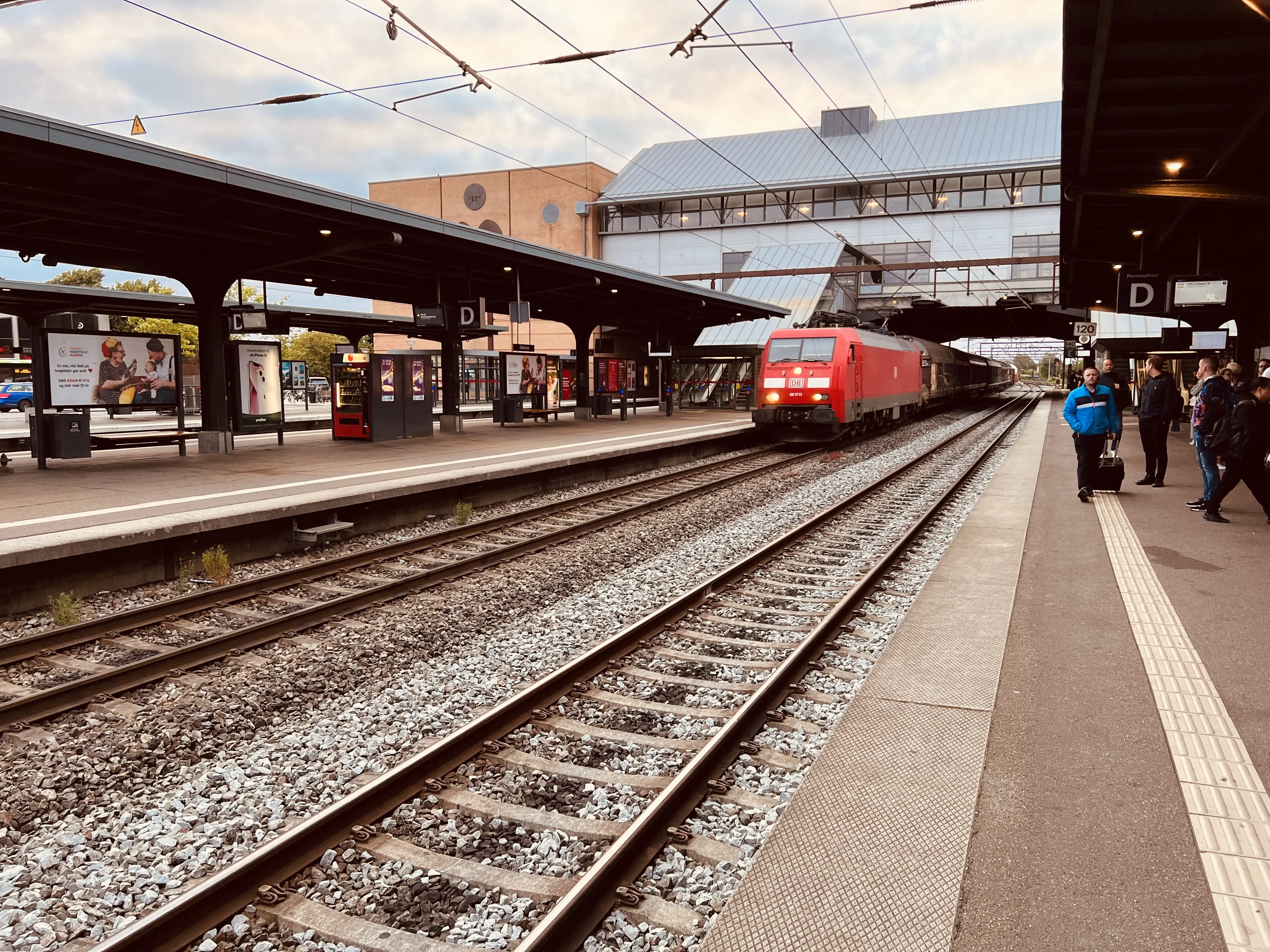 Billede af DBCSC EG 3113, tidligere DSB EG 3113 fotograferet ud for Odense Banegård Center. Billede af DBCSC EG 3113, tidligere DSB EG 3113 fotograferet ud for Odense Banegård Center.