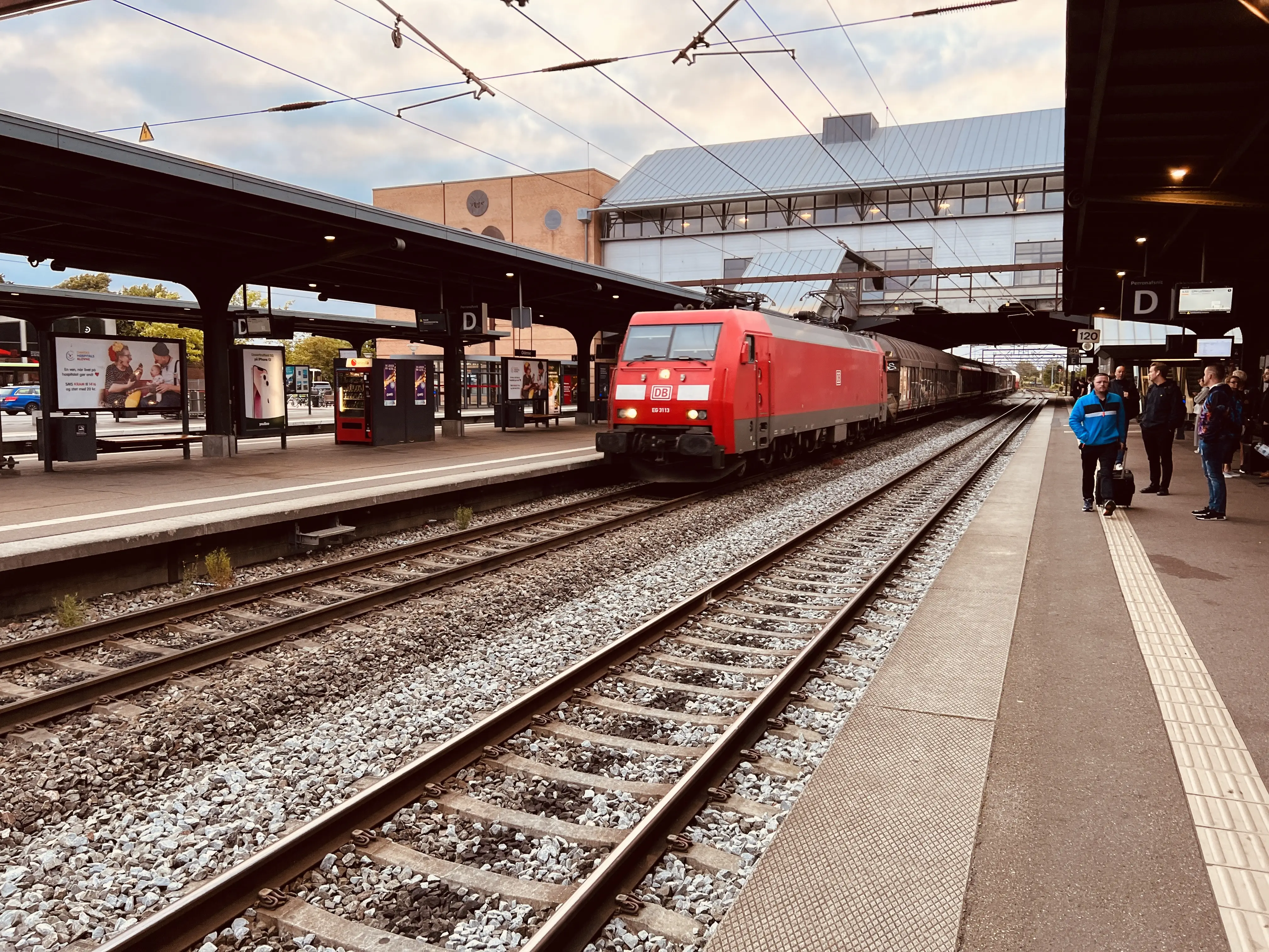 Billede af DBCSC EG 3113, tidligere DSB EG 3113 fotograferet ud for Odense Banegård Center. Billede af DBCSC EG 3113, tidligere DSB EG 3113 fotograferet ud for Odense Banegård Center.