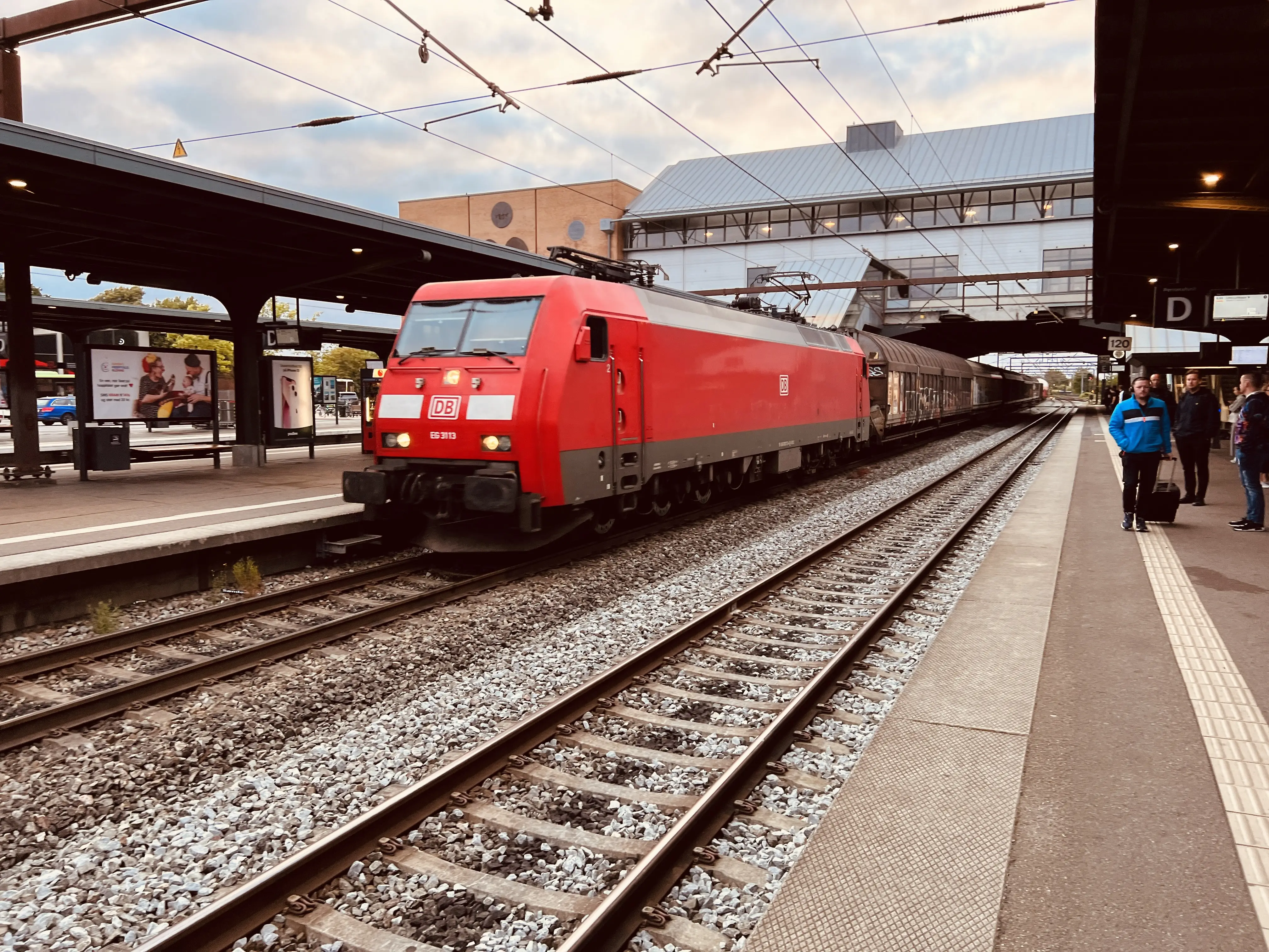 Billede af DBCSC EG 3113, tidligere DSB EG 3113 fotograferet ud for Odense Banegård Center. Billede af DBCSC EG 3113, tidligere DSB EG 3113 fotograferet ud for Odense Banegård Center.