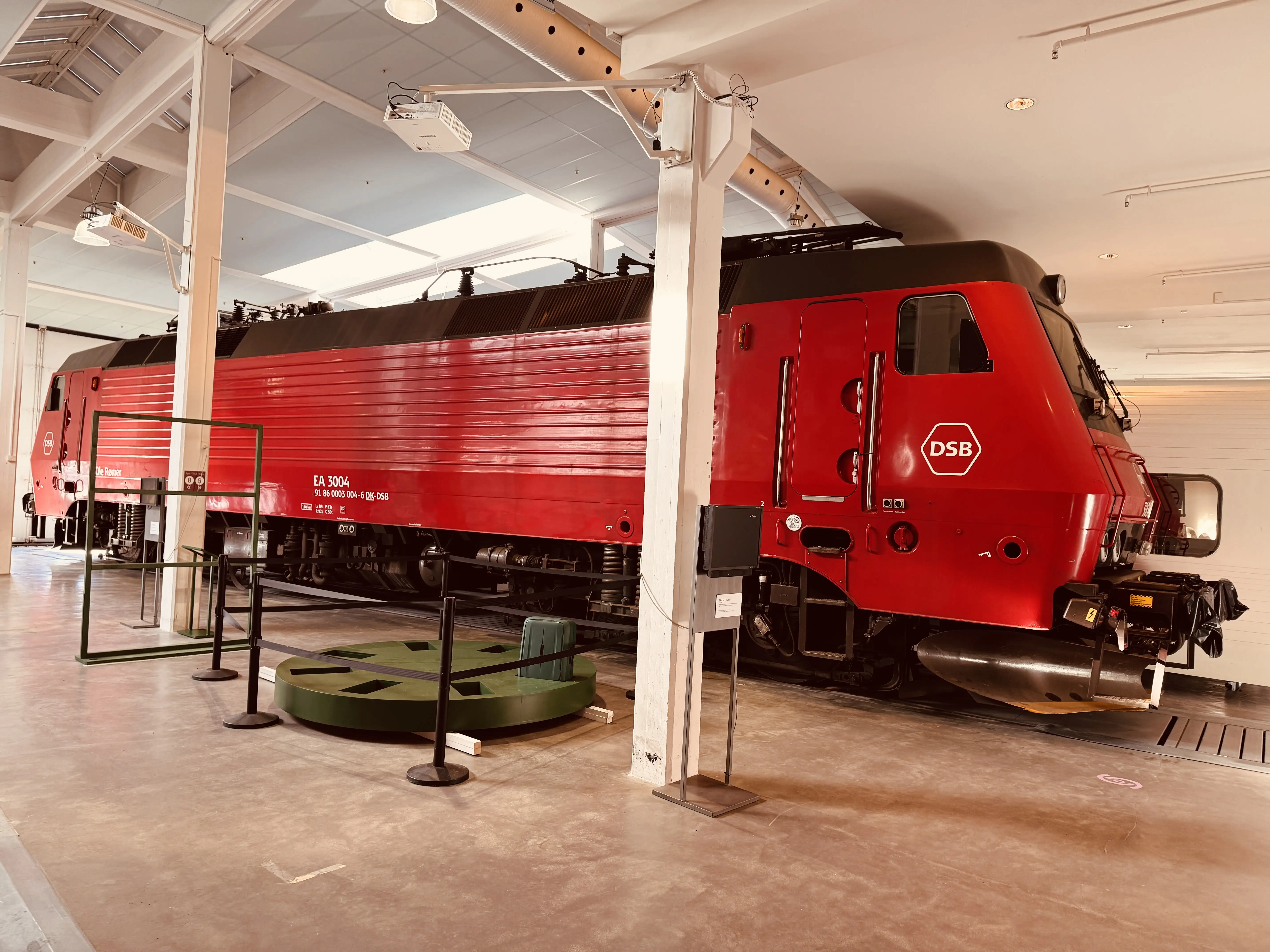 Billede af DSB EA 3004 fotograferet på Danmarks Jernbanemuseum i Odense. Billede af DSB EA 3004 fotograferet på Danmarks Jernbanemuseum i Odense.
