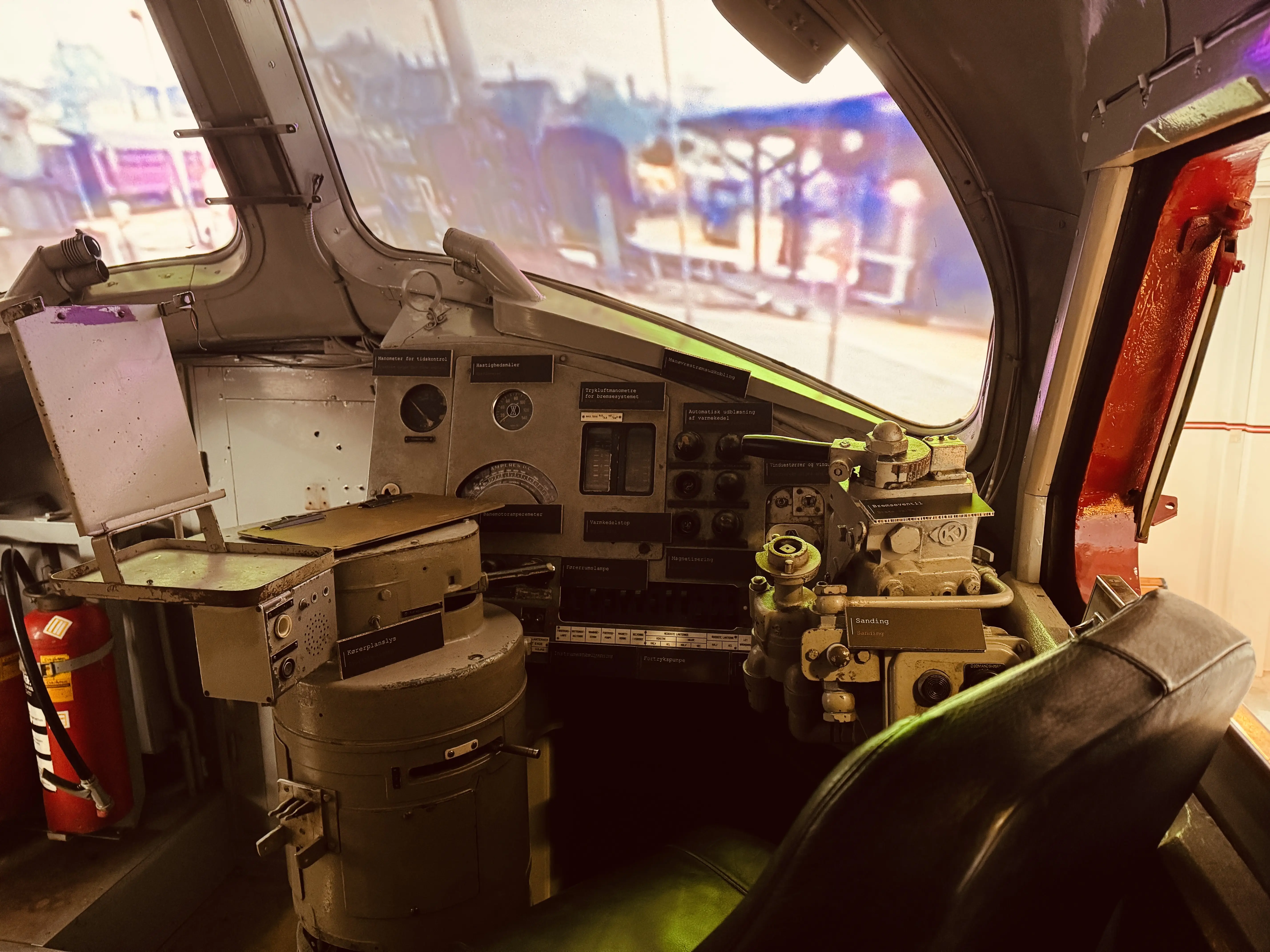 Billede af førerkabinen DSB MY 1112 fotograferet  på Danmarks Jernbanemuseum i Odense.