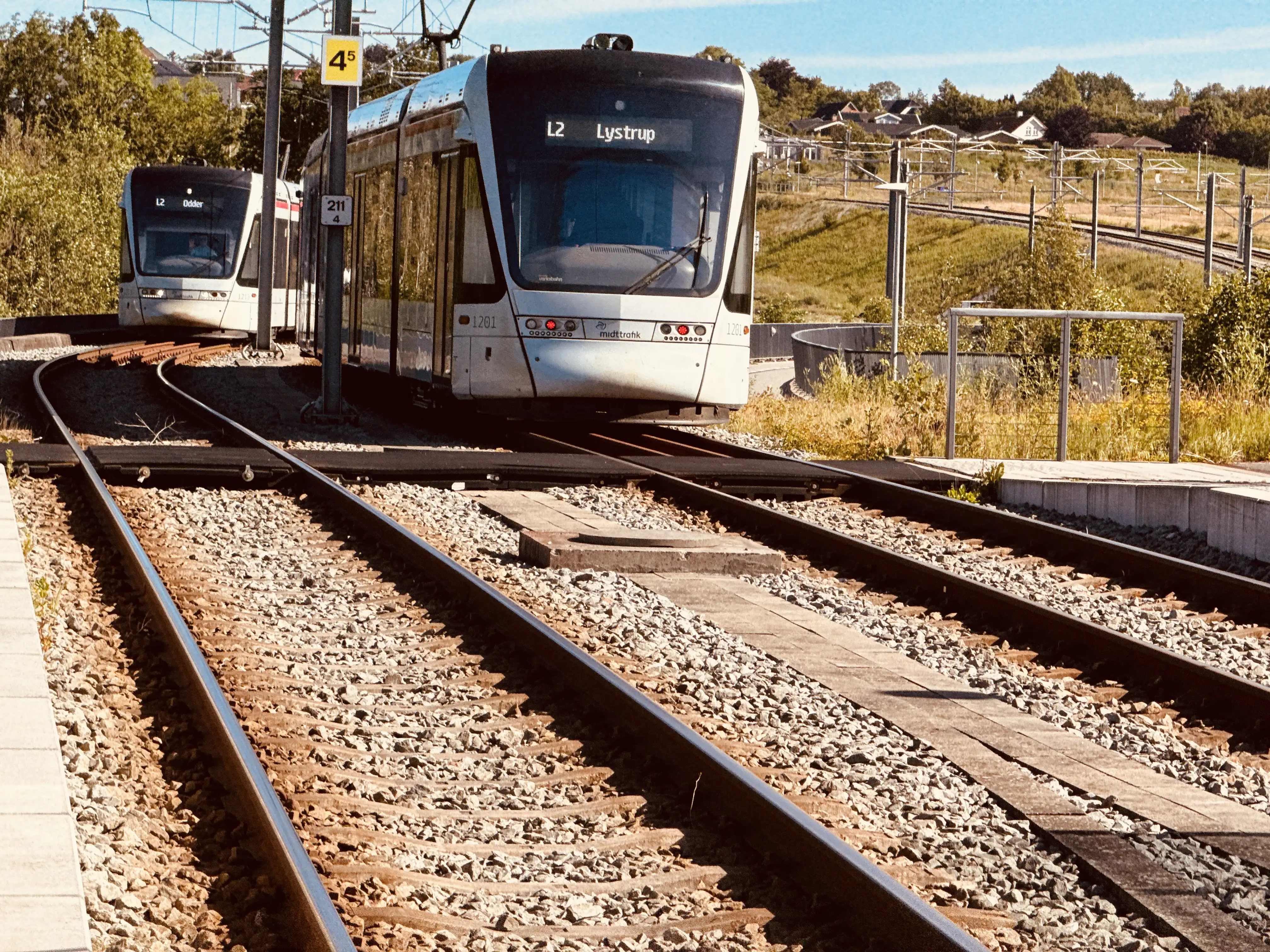Billede af Aarhus Letbane togsæt 1101 fotograferet ud for Klokhøjen Letbanestation. Billede af Aarhus Letbane togsæt 1101 fotograferet ud for Klokhøjen Letbanestation.