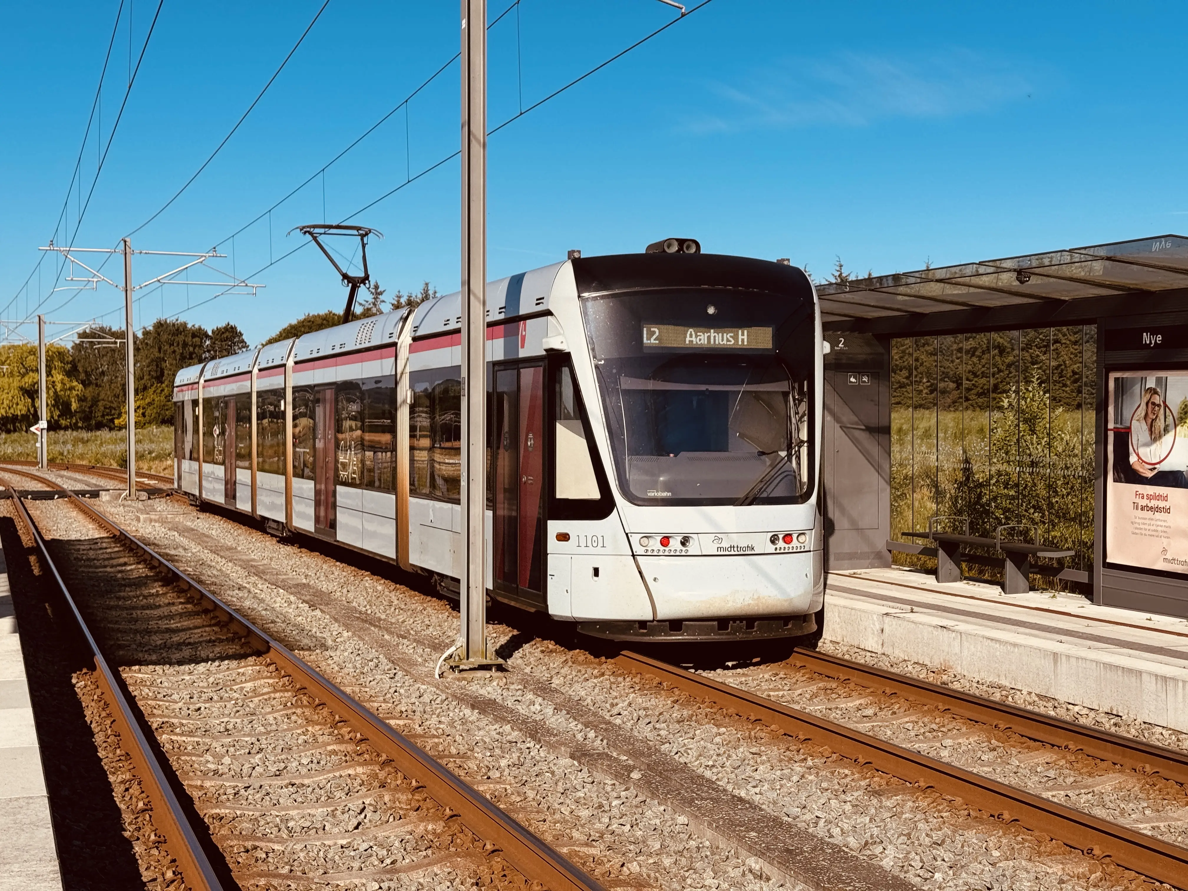 Billede af Aarhus Letbane togsæt 1101 fotograferet ud for Nye Letbanestation. Billede af Aarhus Letbane togsæt 1101 fotograferet ud for Nye Letbanestation.