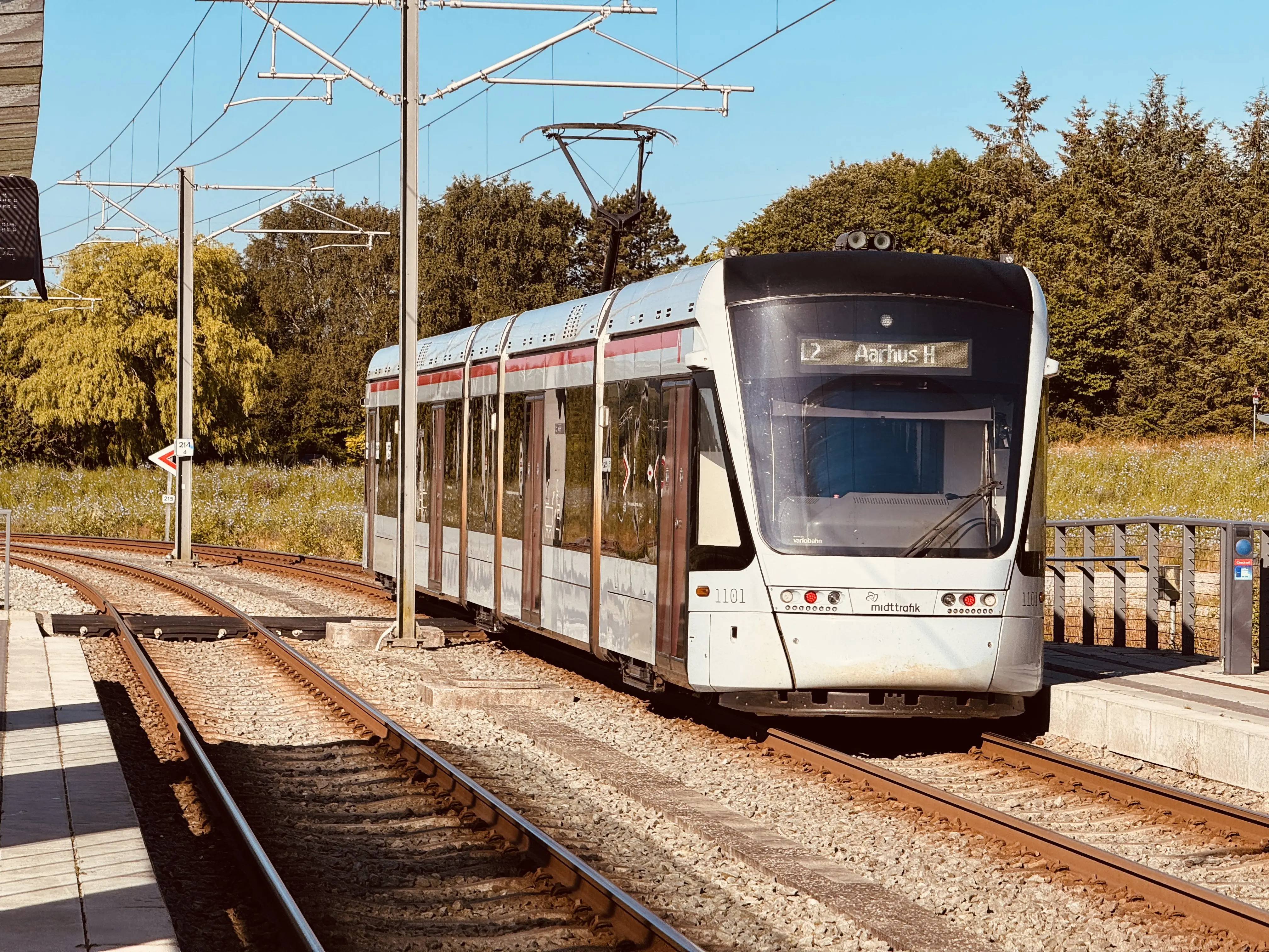 Billede af Aarhus Letbane togsæt 1101 fotograferet ud for Nye Letbanestation. Billede af Aarhus Letbane togsæt 1101 fotograferet ud for Nye Letbanestation.