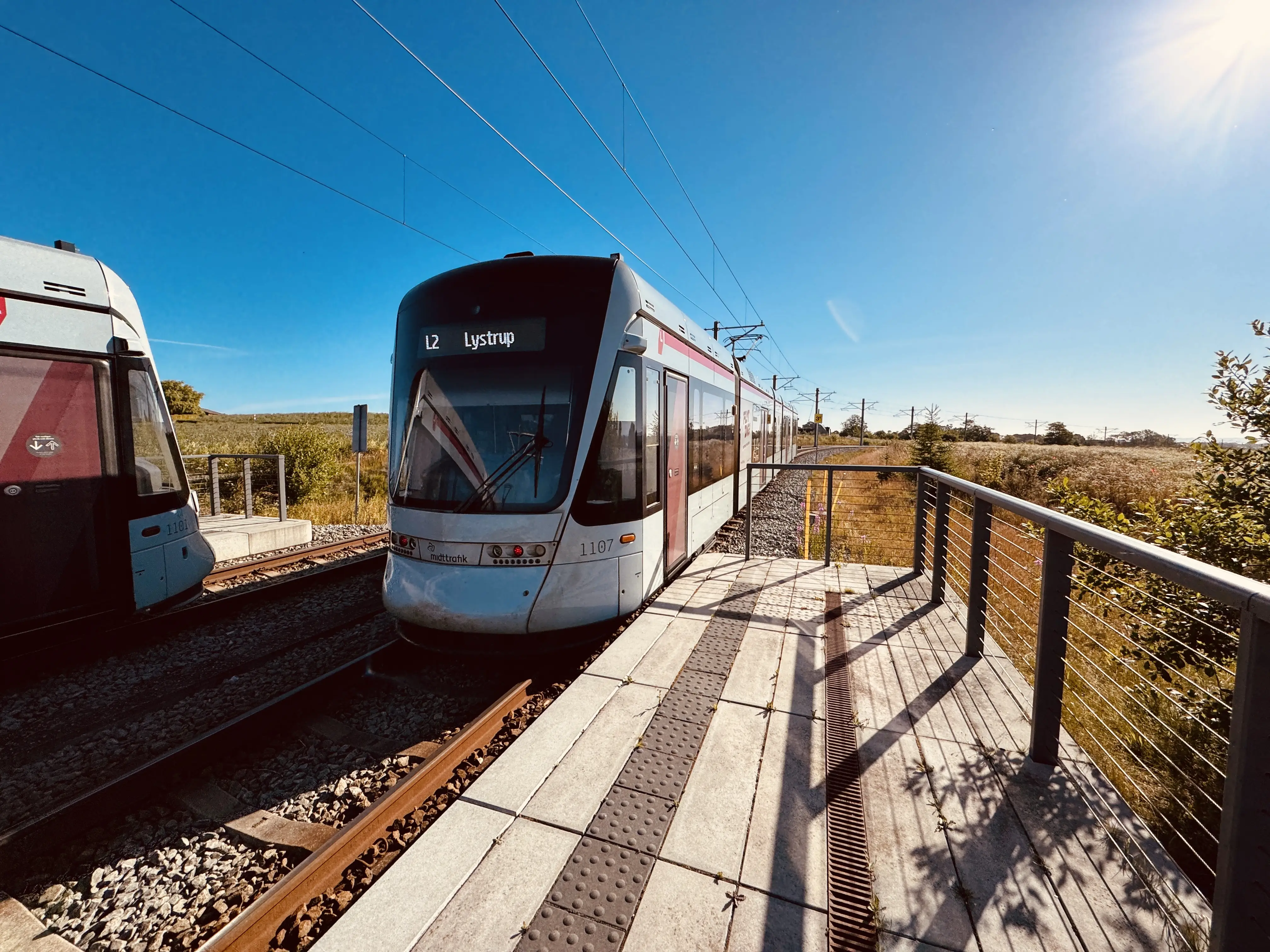 Billede af Aarhus Letbane togsæt 1107 fotograferet ud for Lisbjerg - Terp Letbanestation. Billede af Aarhus Letbane togsæt 1107 fotograferet ud for Lisbjerg - Terp Letbanestation.