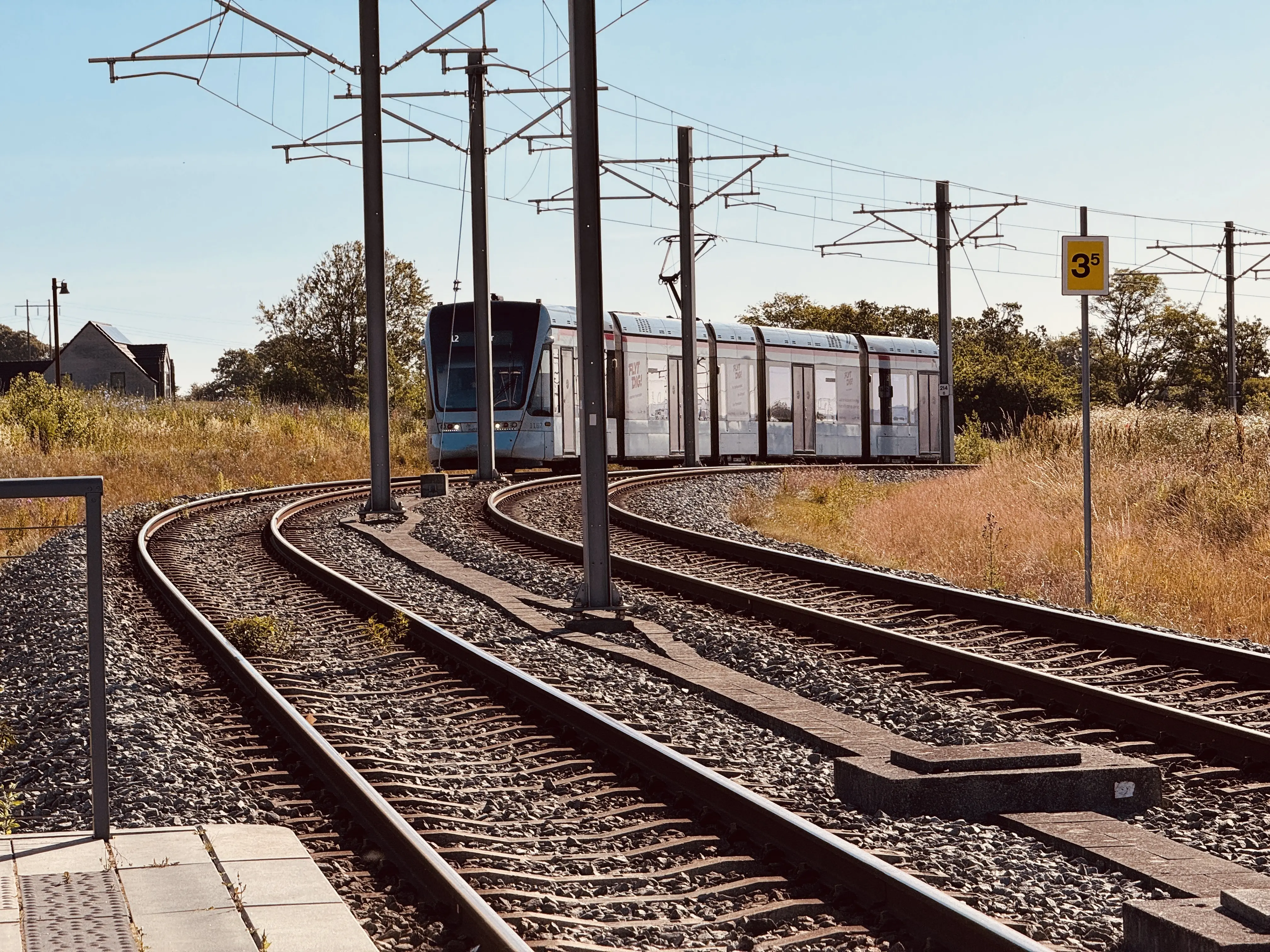 Billede af Aarhus Letbane togsæt 1107 fotograferet ud for Nye Letbanestation. Billede af Aarhus Letbane togsæt 1107 fotograferet ud for Nye Letbanestation.