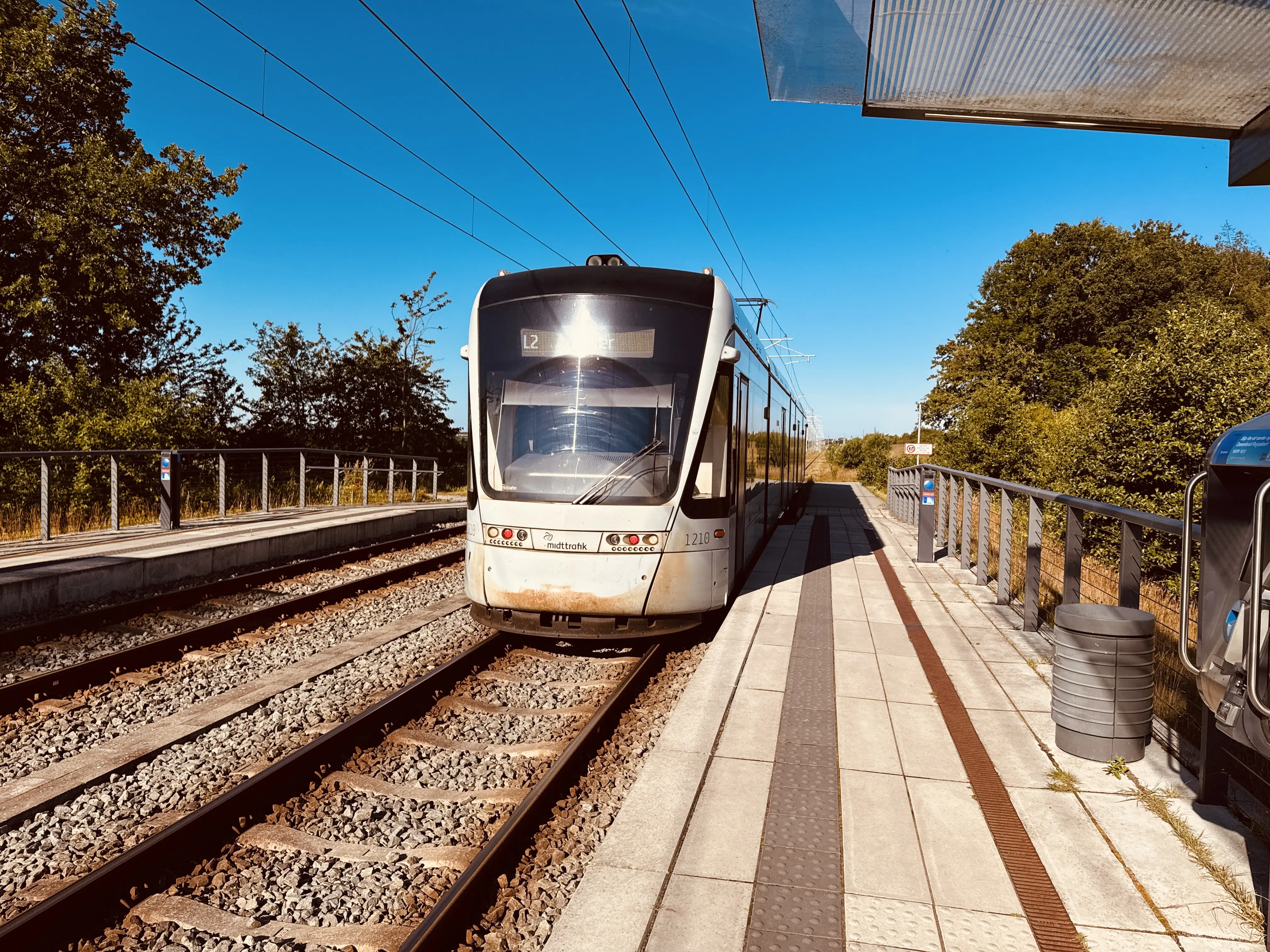 Billede af Aarhus Letbane togsæt 1110 fotograferet ud for Lisbjerg - Terp Letbanestation. Billede af Aarhus Letbane togsæt 1110 fotograferet ud for Lisbjerg - Terp Letbanestation.