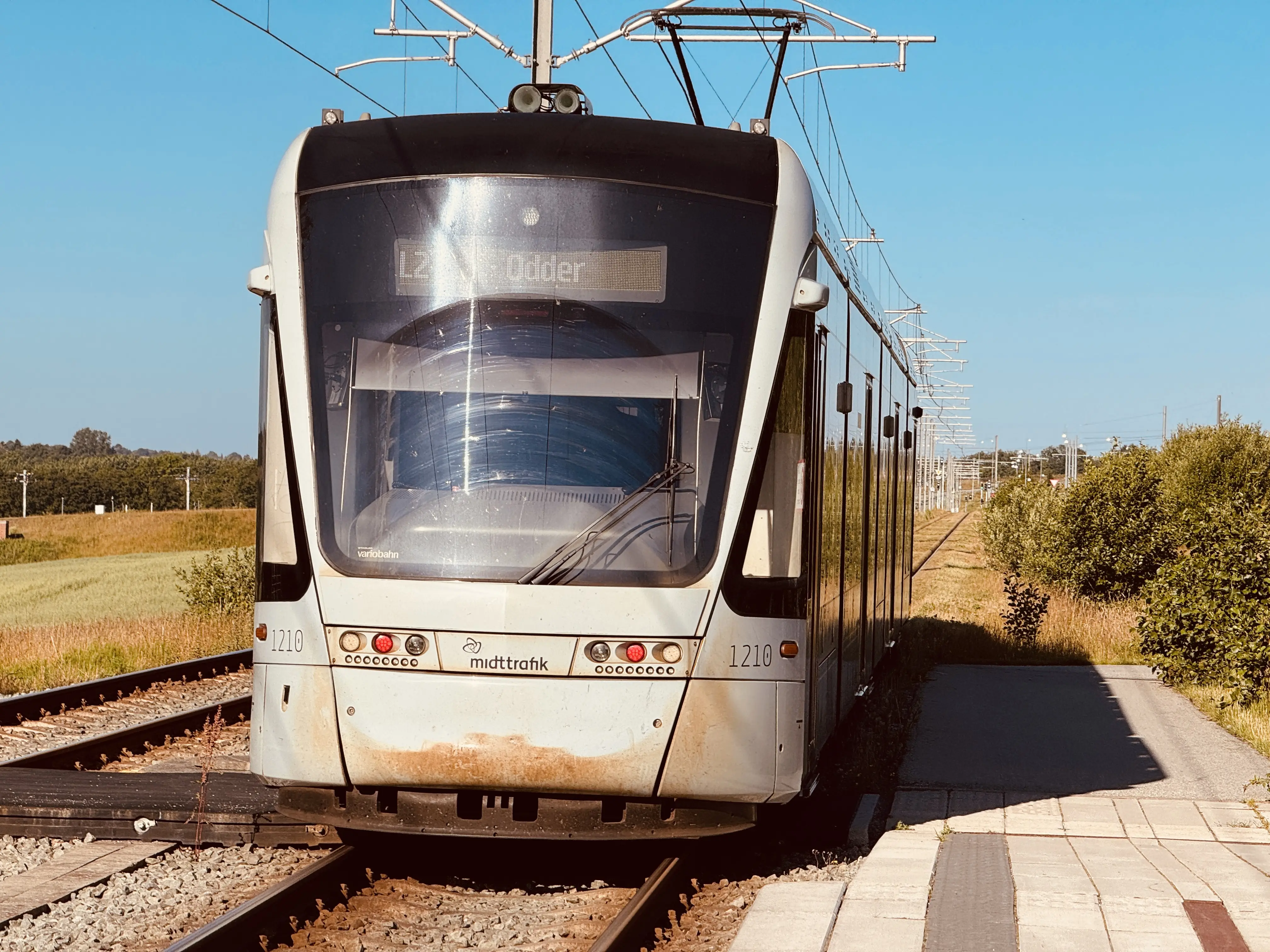 Billede af Aarhus Letbane togsæt 1110 fotograferet ud for Lisbjerg - Terp Letbanestation. Billede af Aarhus Letbane togsæt 1110 fotograferet ud for Lisbjerg - Terp Letbanestation.
