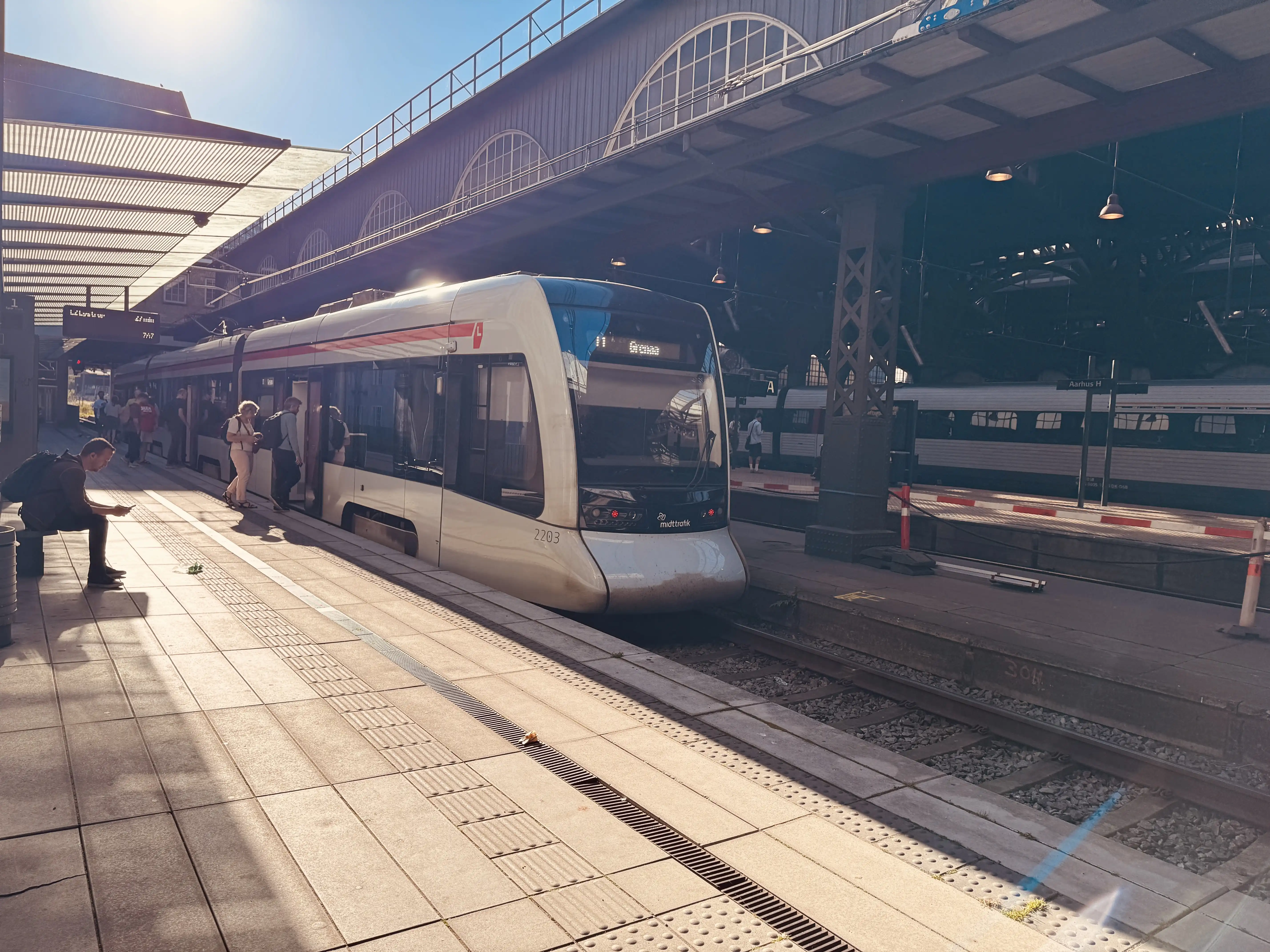 Billede af Aarhus Letbane togsæt 2103 fotograferet ud for Aarhus Hovedbanegård.