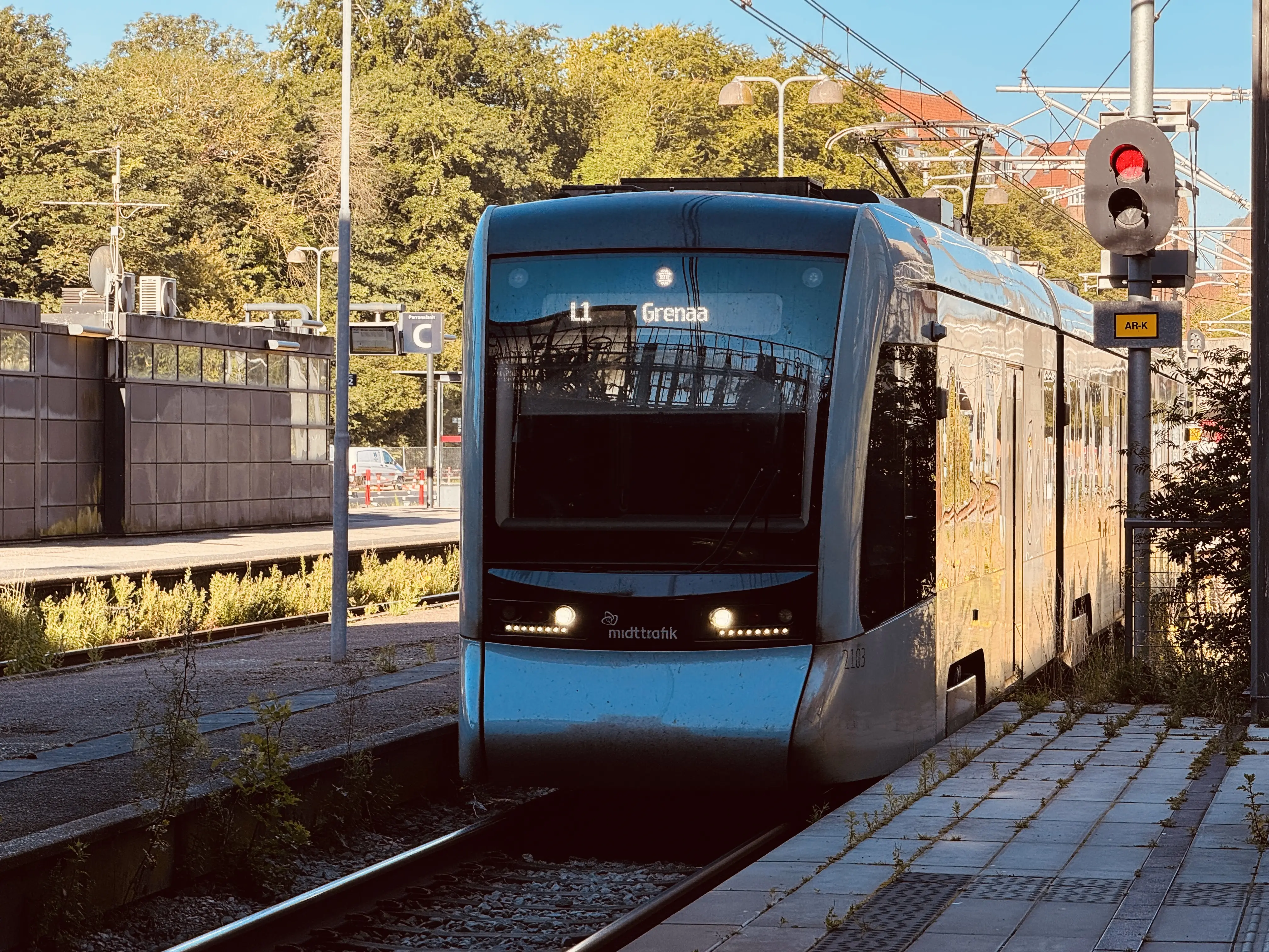 Billede af Aarhus Letbane togsæt 2103 fotograferet ud for Aarhus Hovedbanegård.