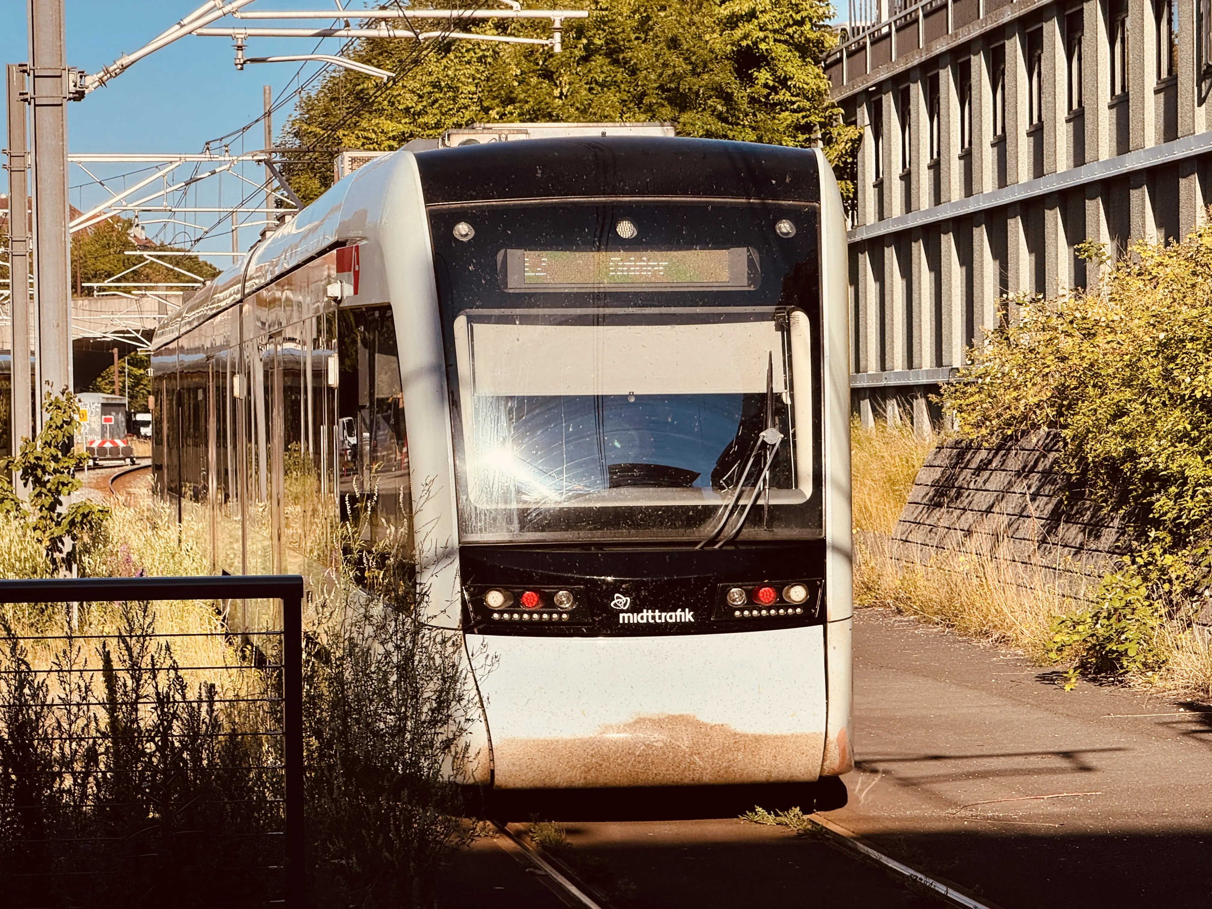 Billede af Aarhus Letbane togsæt 2112 fotograferet ud for Aarhus Hovedbanegård.