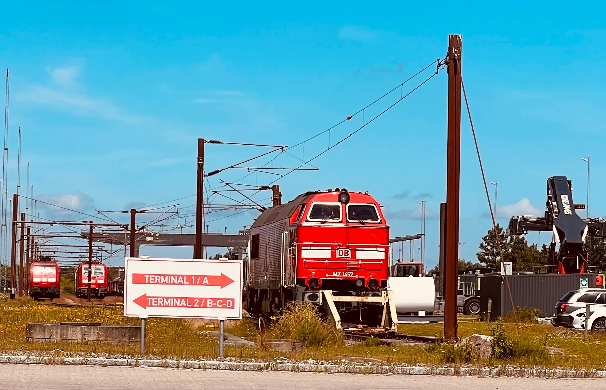 Billede af DBCSC MZ 1457, tidligere DSB MZ 1457 fotograferet ud for Høje Taastrup Kombiterminal. Billede af DBCSC MZ 1457, tidligere DSB MZ 1457 fotograferet ud for Høje Taastrup Kombiterminal.