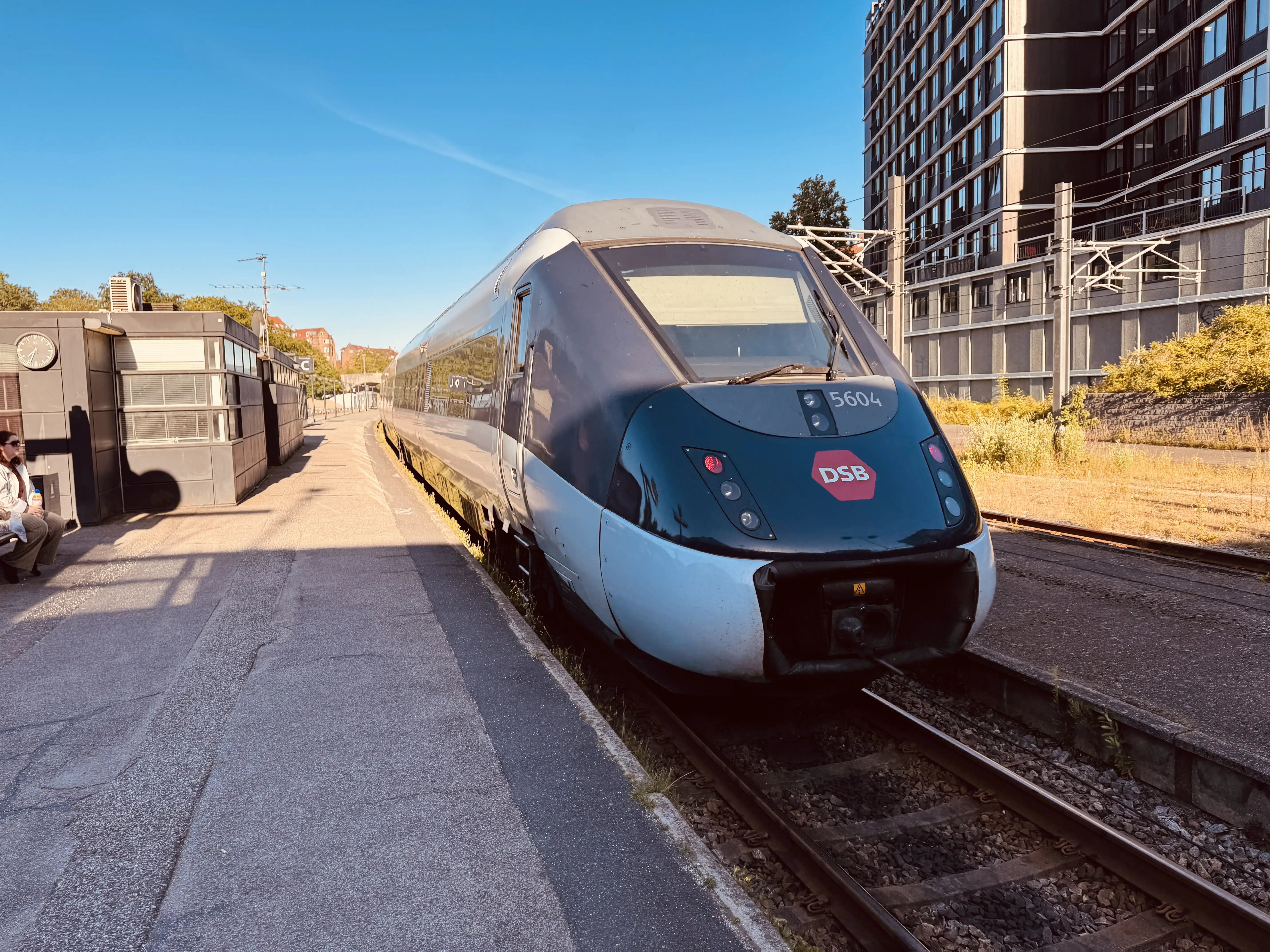 Billede af DSB MG 5604 fotograferet ud for Aarhus Hovedbanegård.