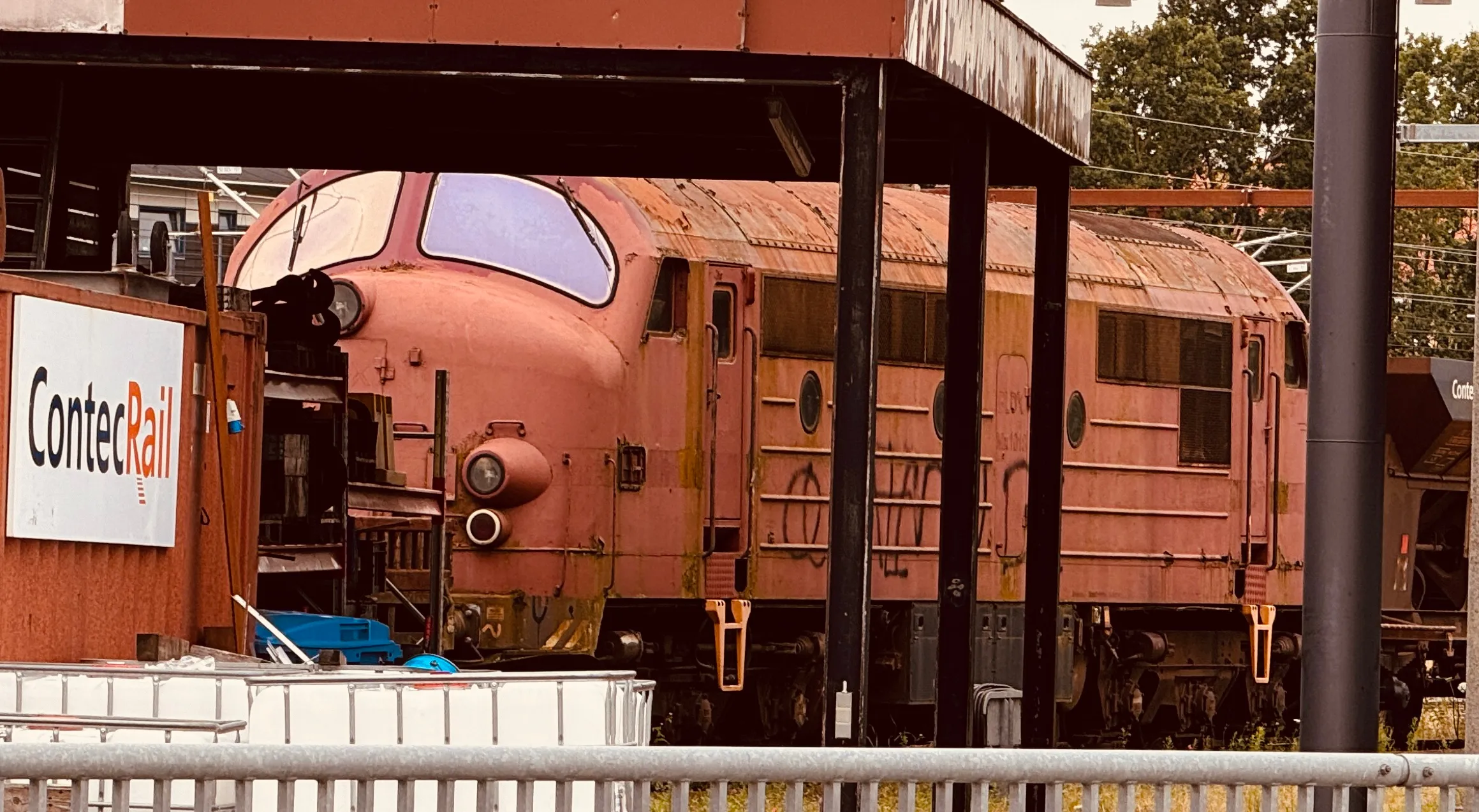 Billede af BLDX MX 1018, tidligere DSB MX 1018 fotograferet ud for Køge Station. Billede af BLDX MX 1018, tidligere DSB MX 1018 fotograferet ud for Køge Station.