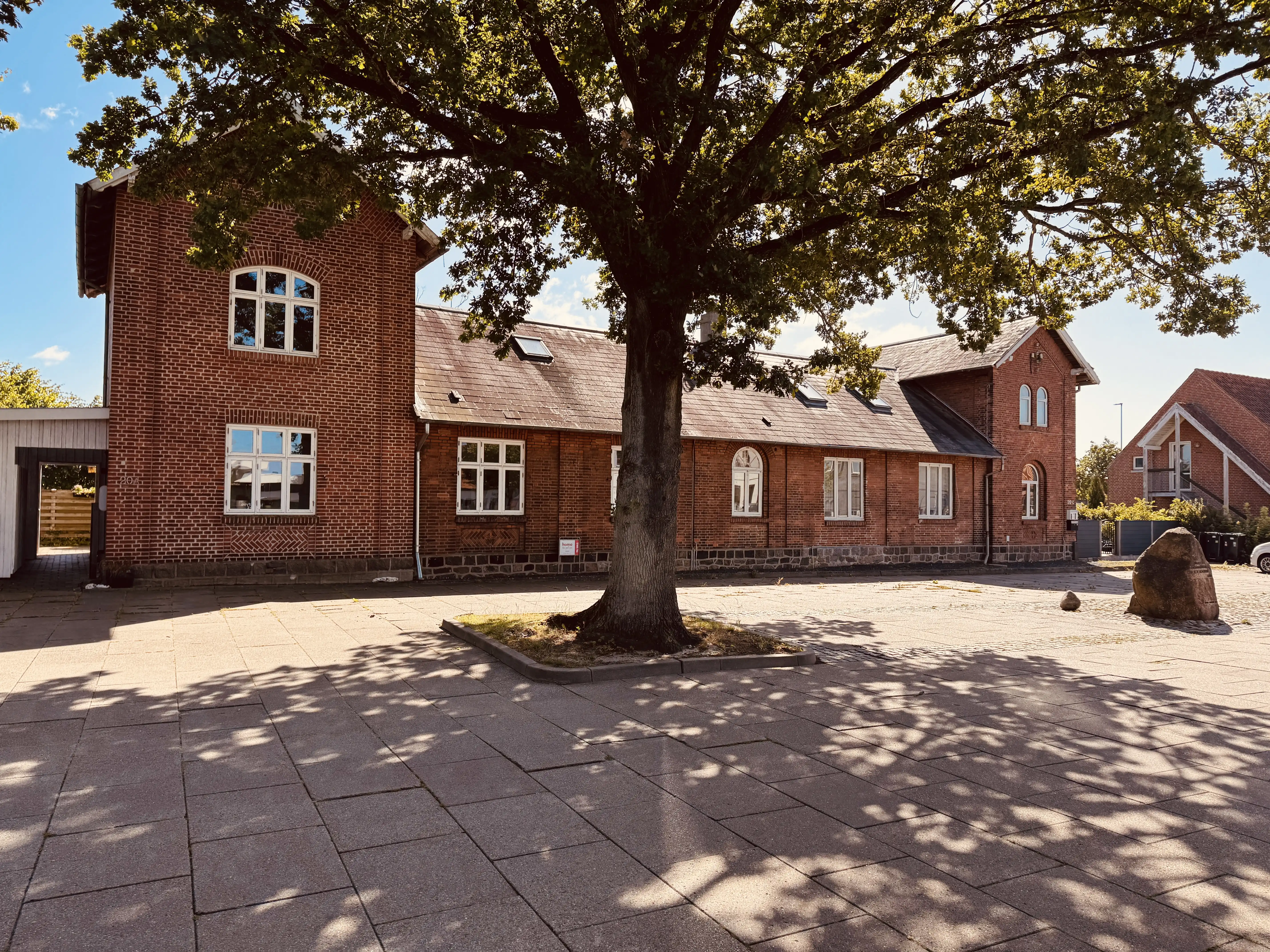 Billede af Hou Station.