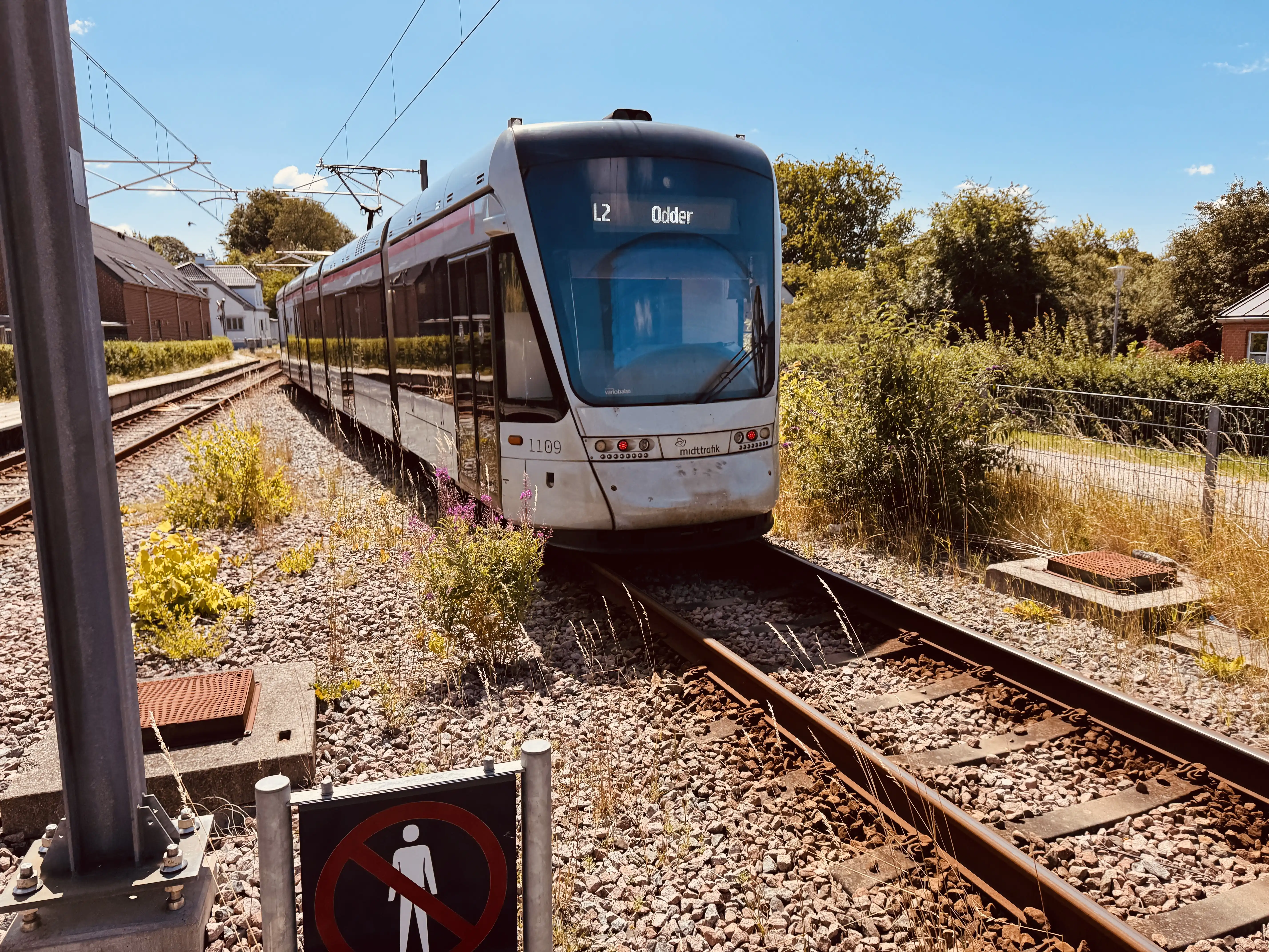 Billede af Aarhus Letbane togsæt 1109 fotograferet ud for Malling Letbanestation.