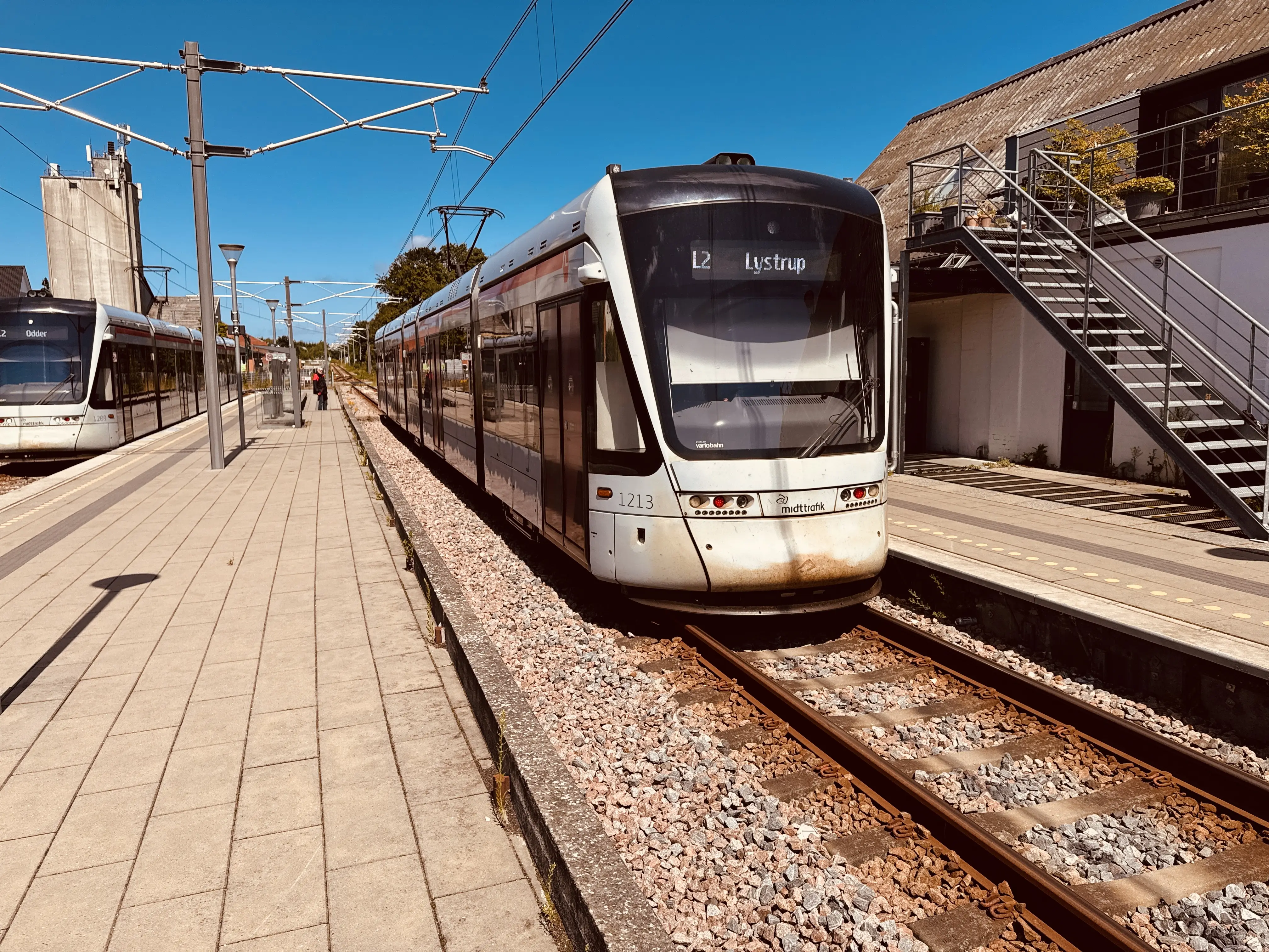 Billede af Aarhus Letbane togsæt 1113 fotograferet ud for Malling Letbanestation.