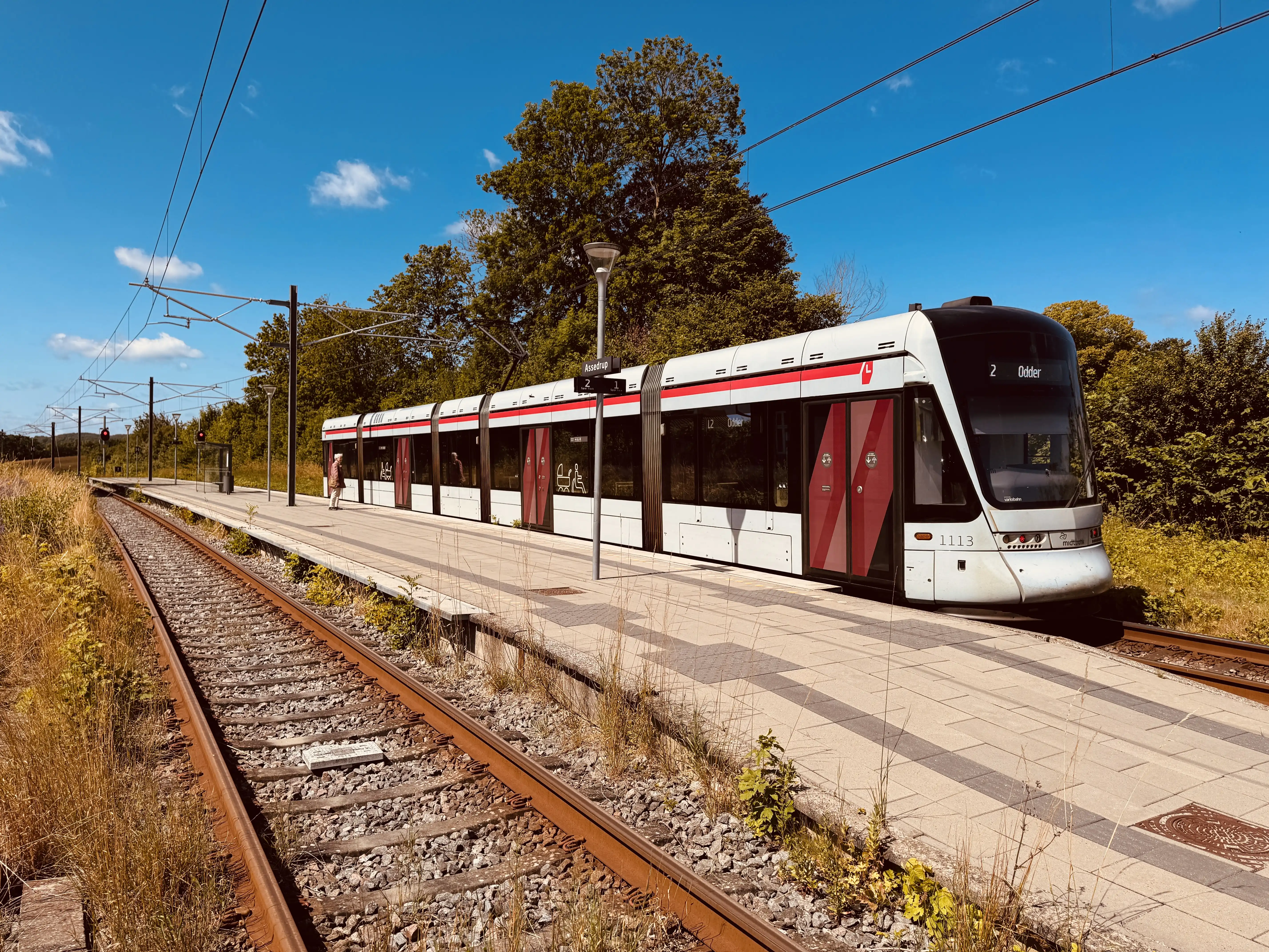 Billede af Aarhus Letbane togsæt 1113 fotograferet ud for Assedrup Letbanestation.
