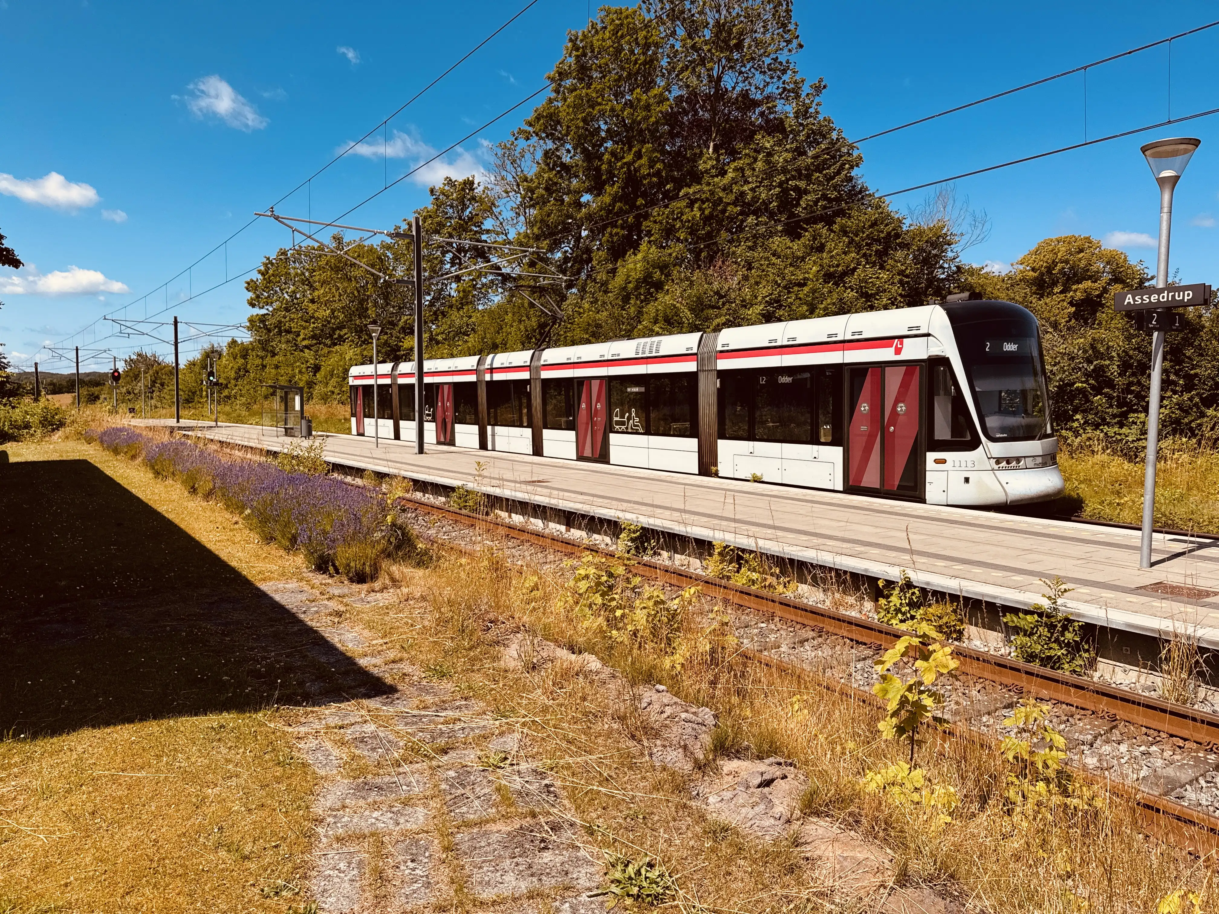 Billede af Aarhus Letbane togsæt 1113 fotograferet ud for Assedrup Letbanestation.