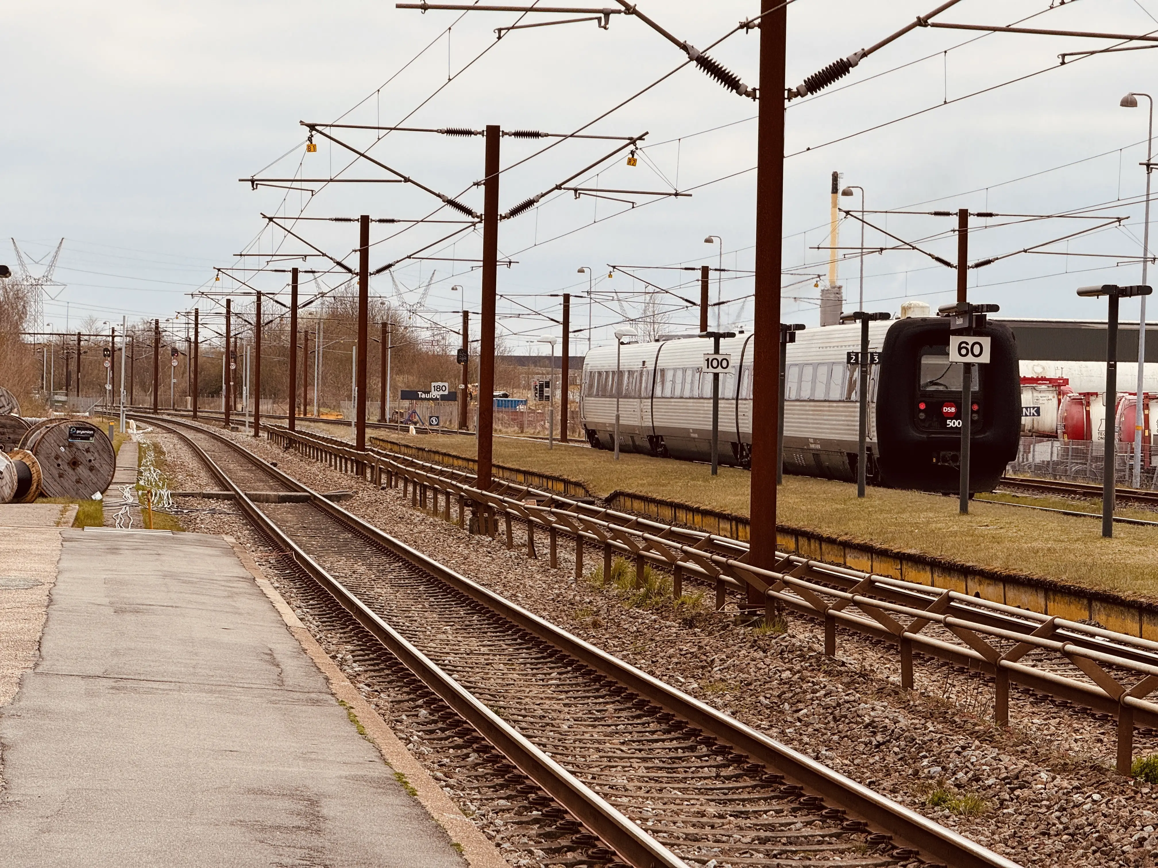 Billede af DSB MF 5001 fotograferet ud for Taulov Station.