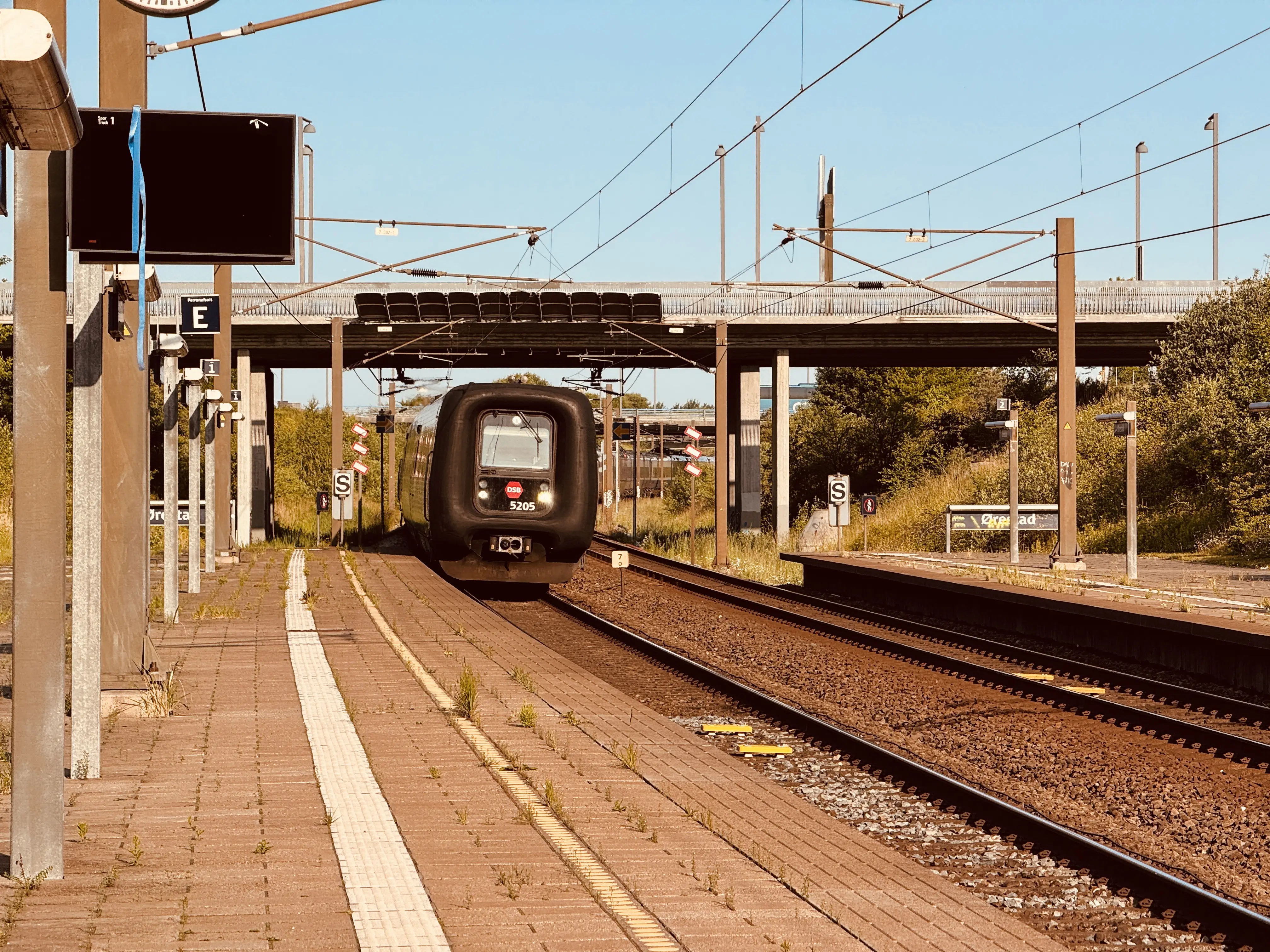 Billede af DSB MF 5005 fotograferet ud for Ørestad Trinbræt.