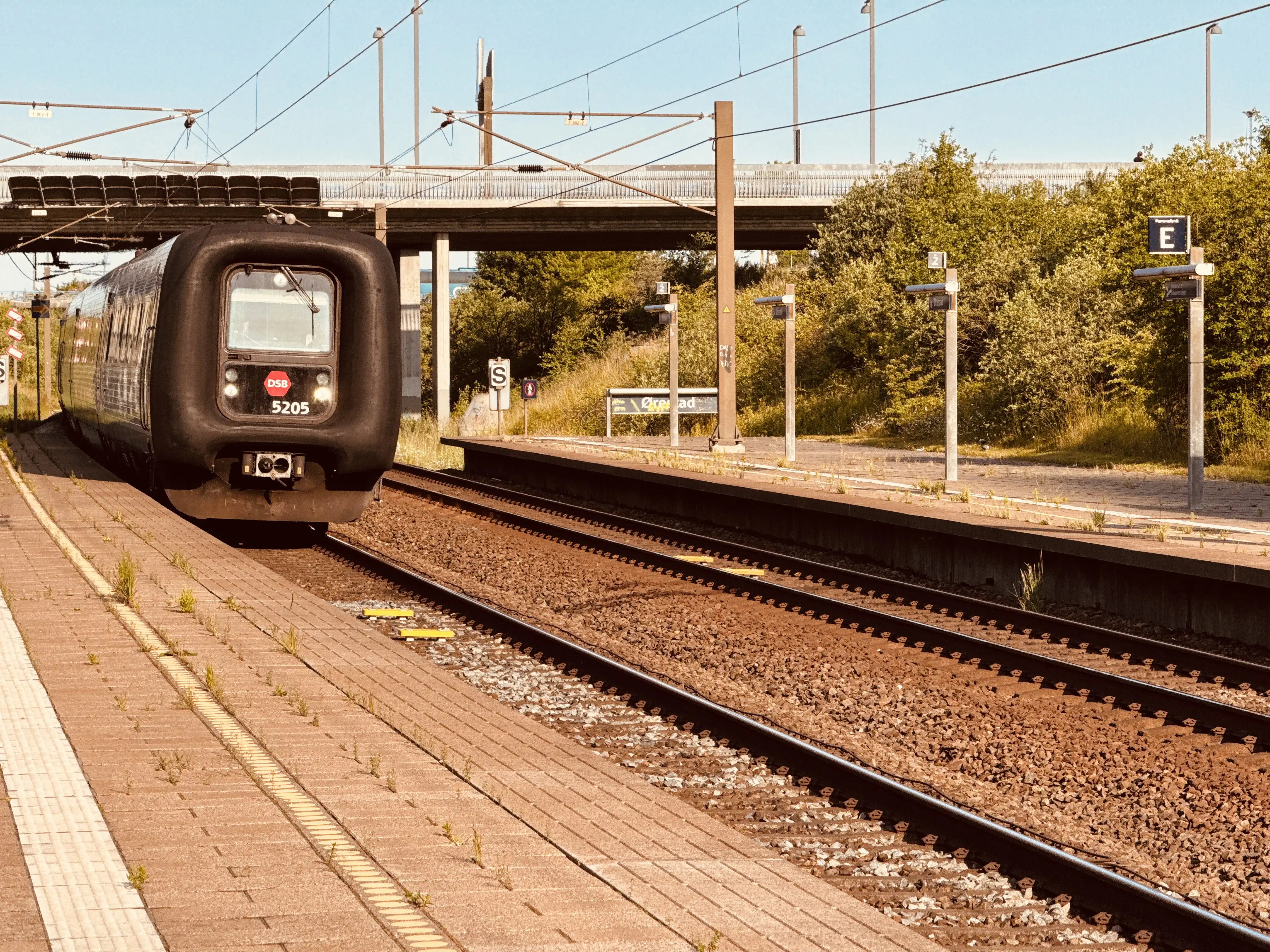 Billede af DSB MF 5005 fotograferet ud for Ørestad Trinbræt.