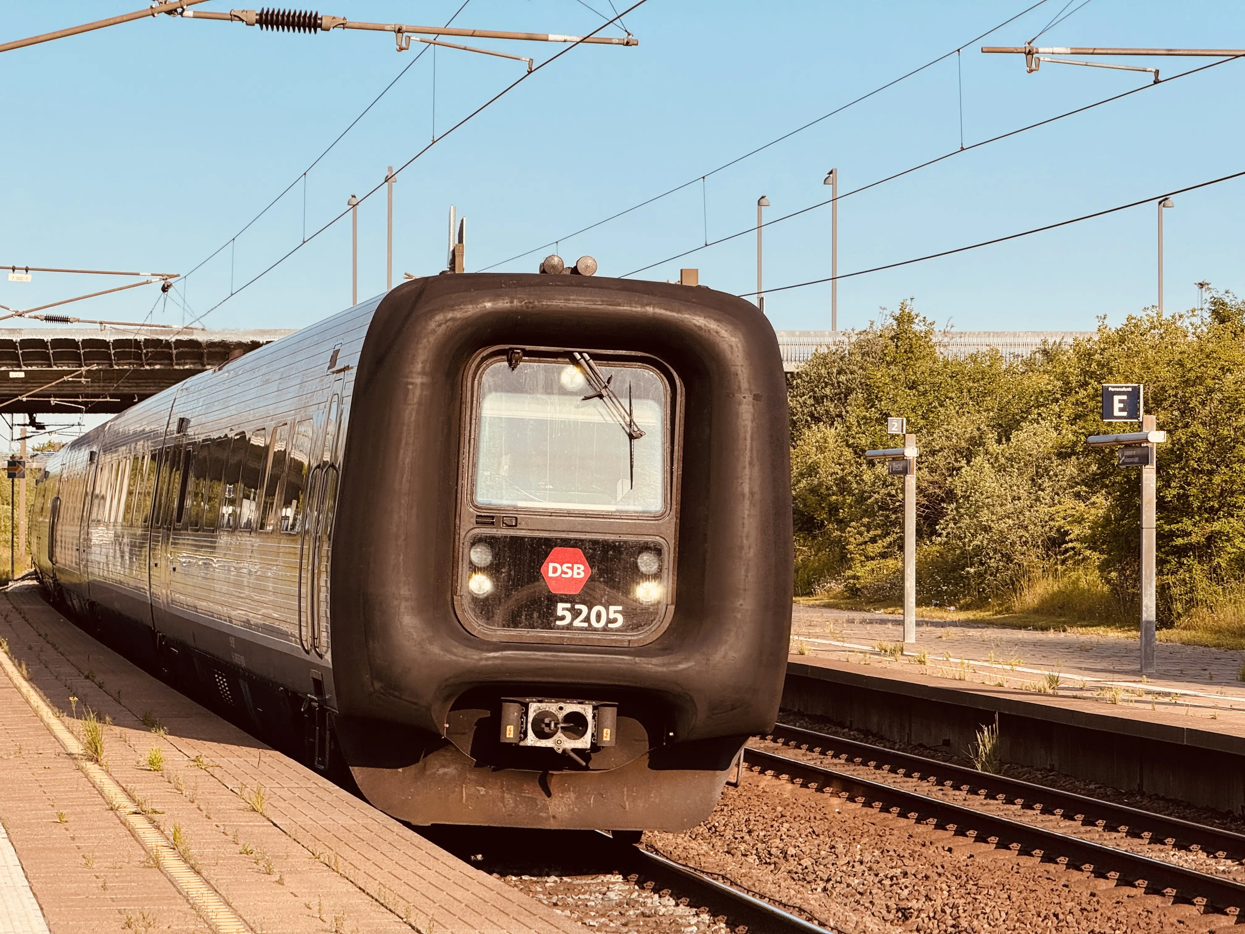 Billede af DSB MF 5005 fotograferet ud for Ørestad Trinbræt.