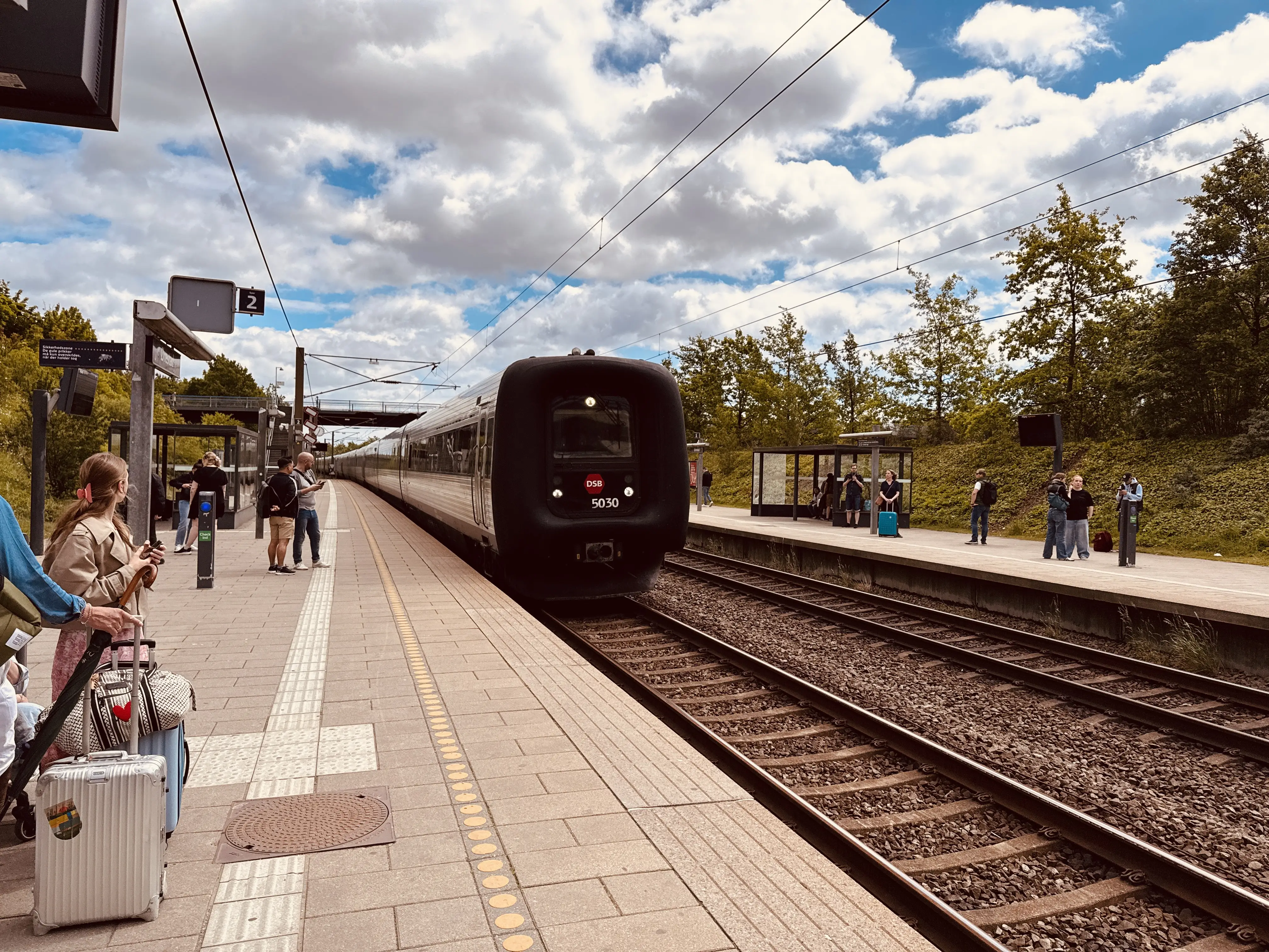 Billede af DSB MF 5030 fotograferet ud for Ørestad Trinbræt.