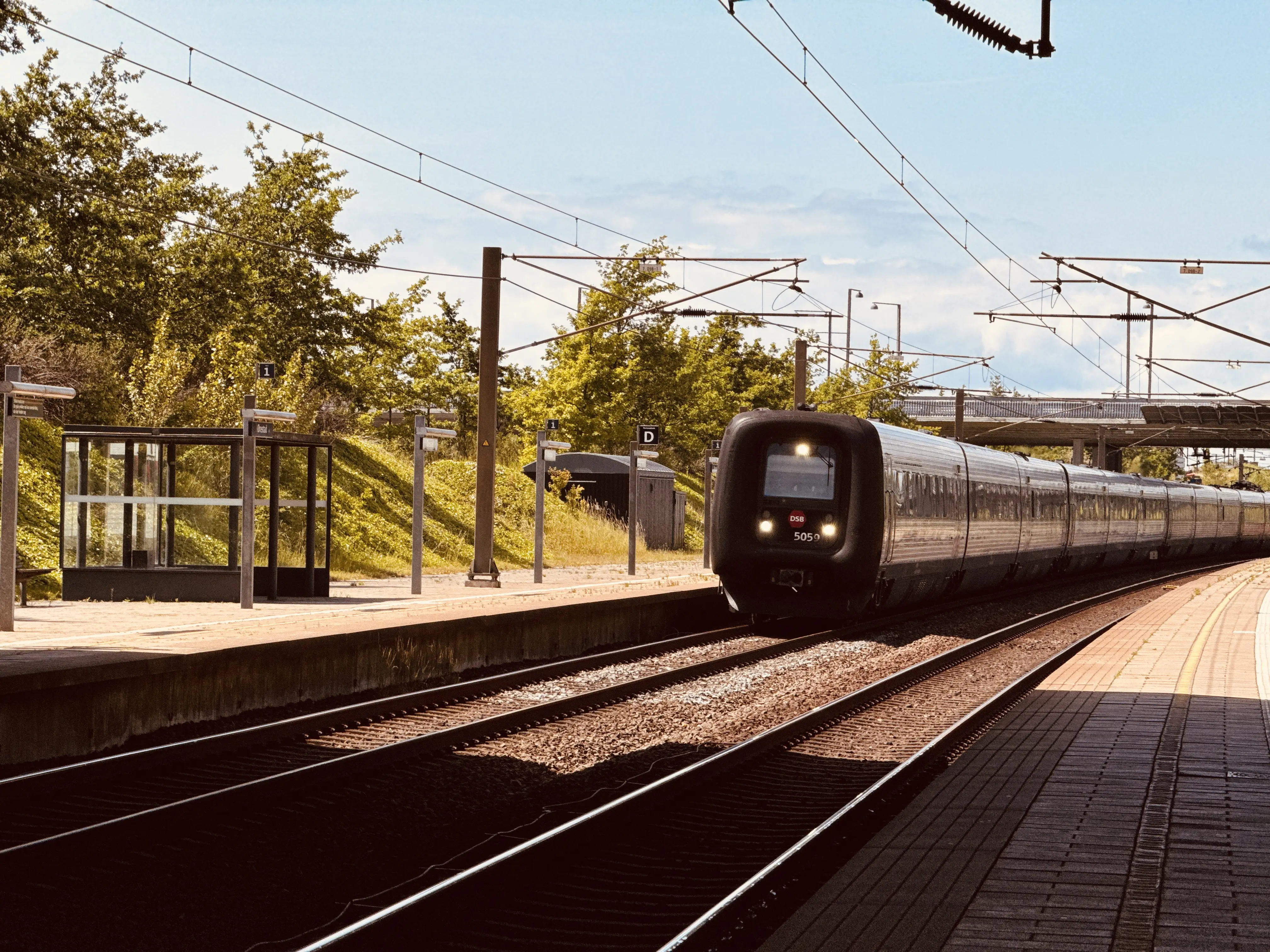 Billede af DSB MF 5059 fotograferet ud for Ørestad Trinbræt.
