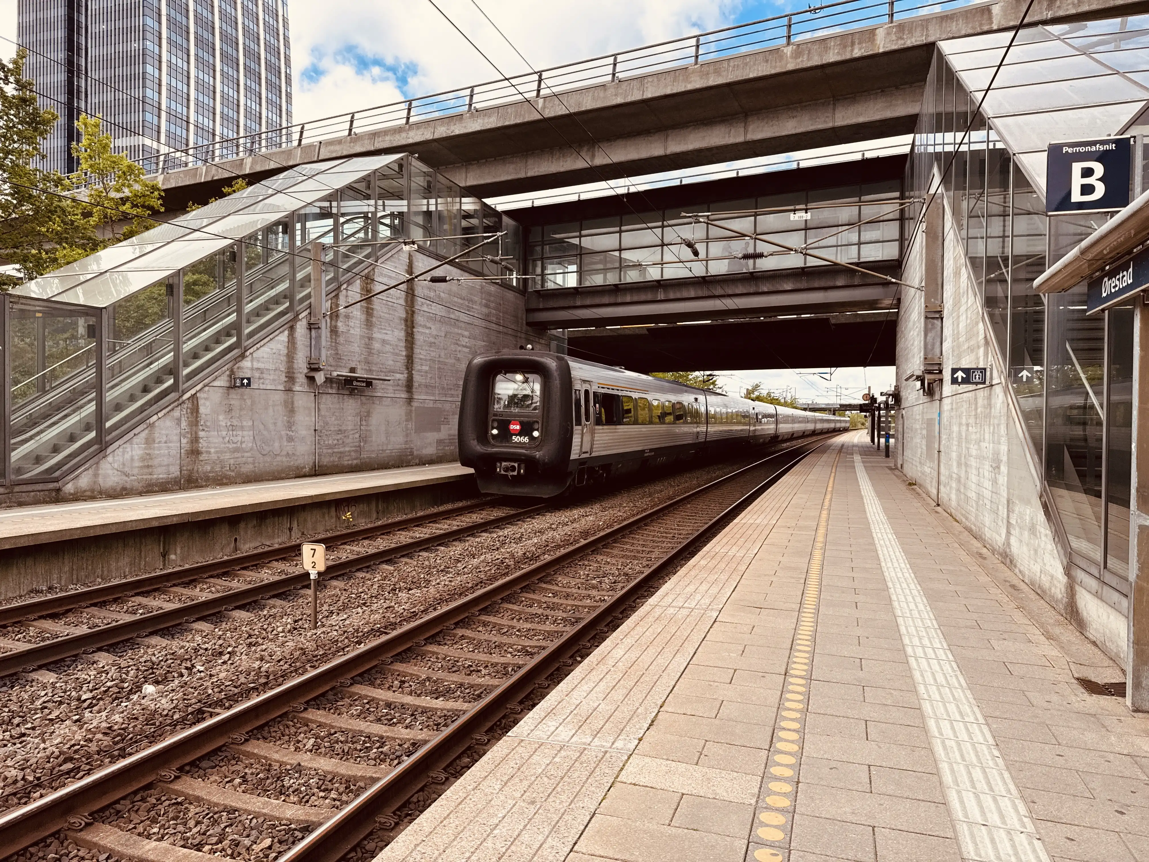 Billede af DSB MF 5066 fotograferet ud for Ørestad Trinbræt.