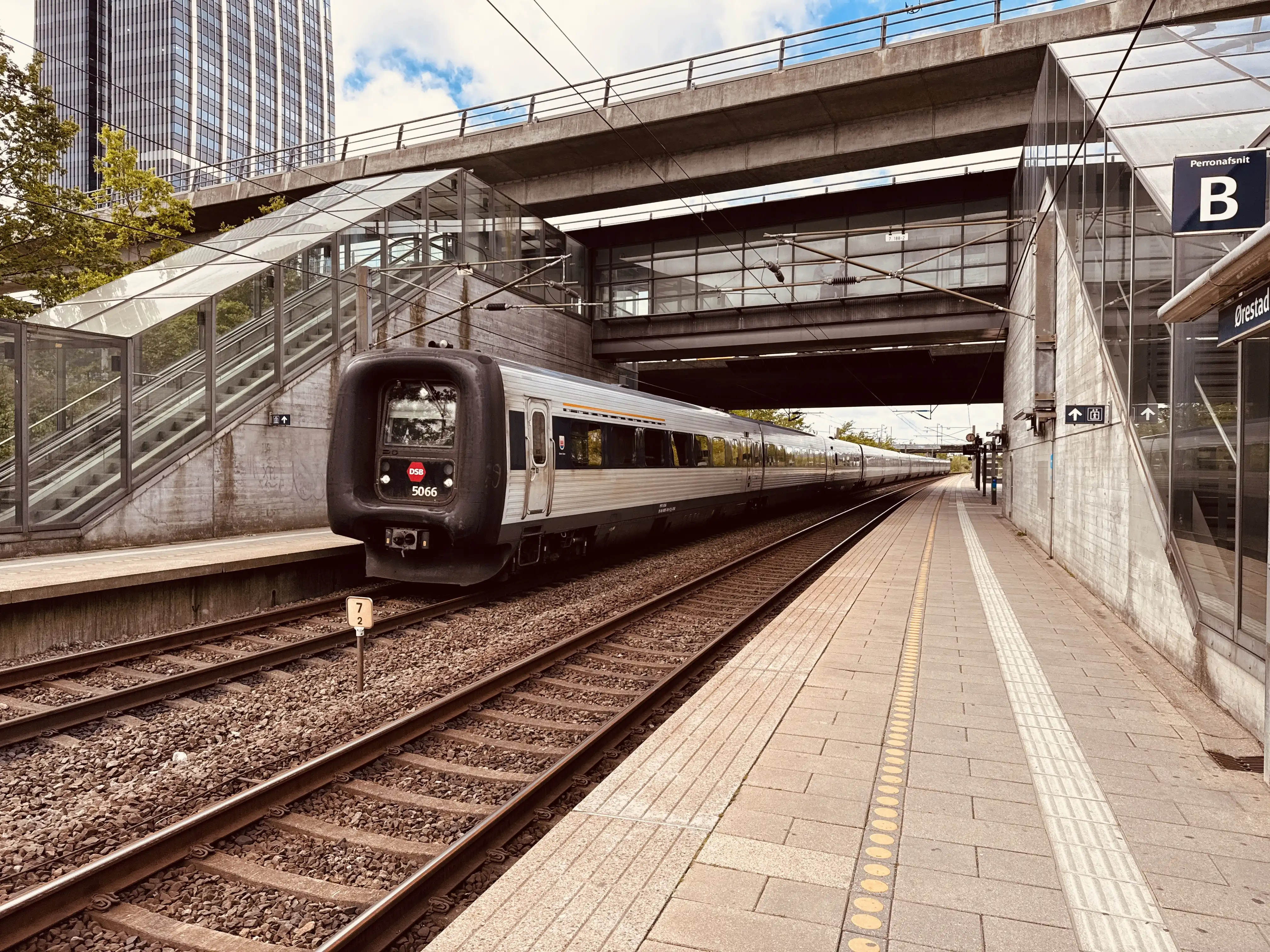 Billede af DSB MF 5066 fotograferet ud for Ørestad Trinbræt.