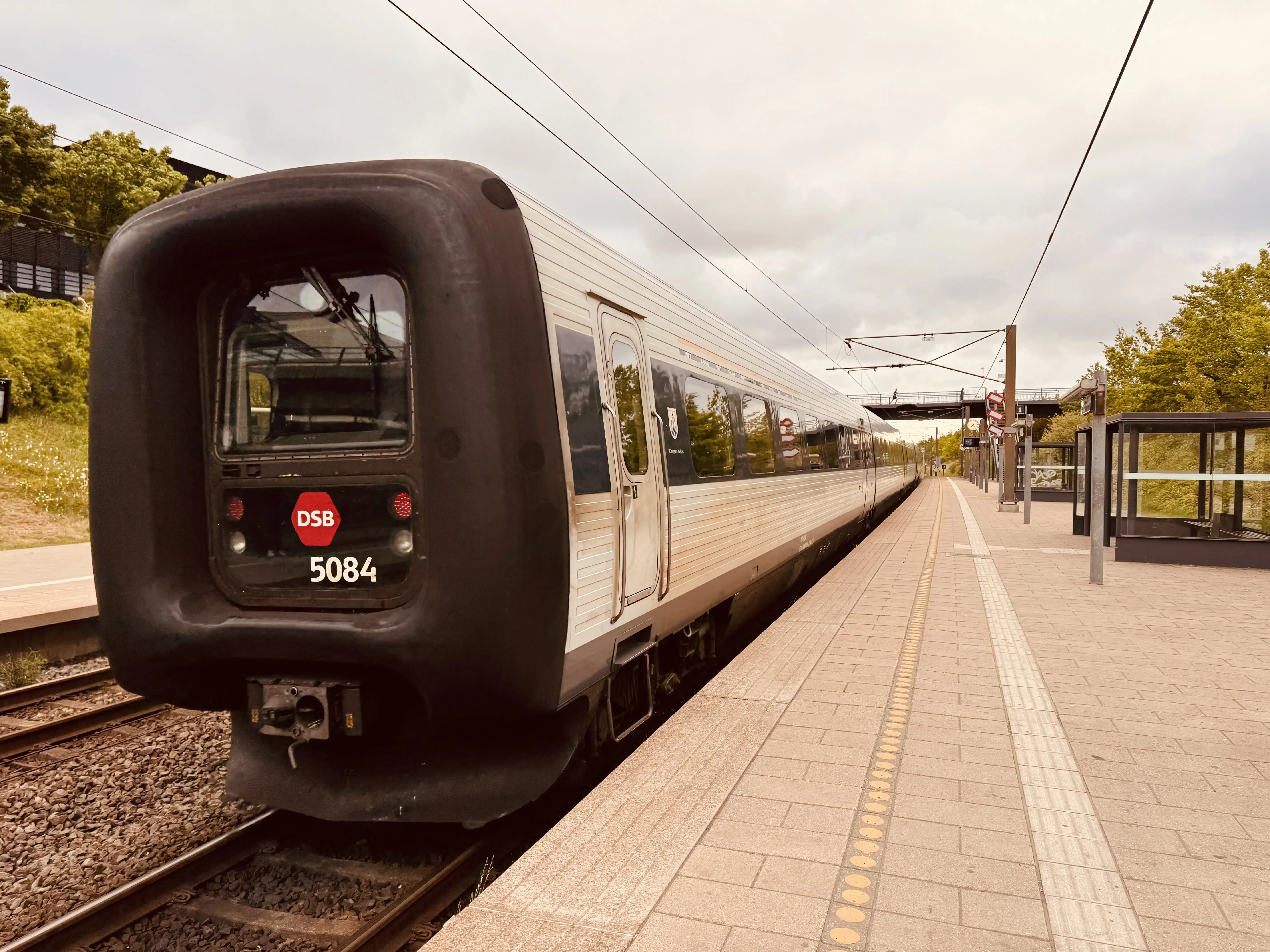 Billede af DSB MF 5084 fotograferet ud for Ørestad Trinbræt.