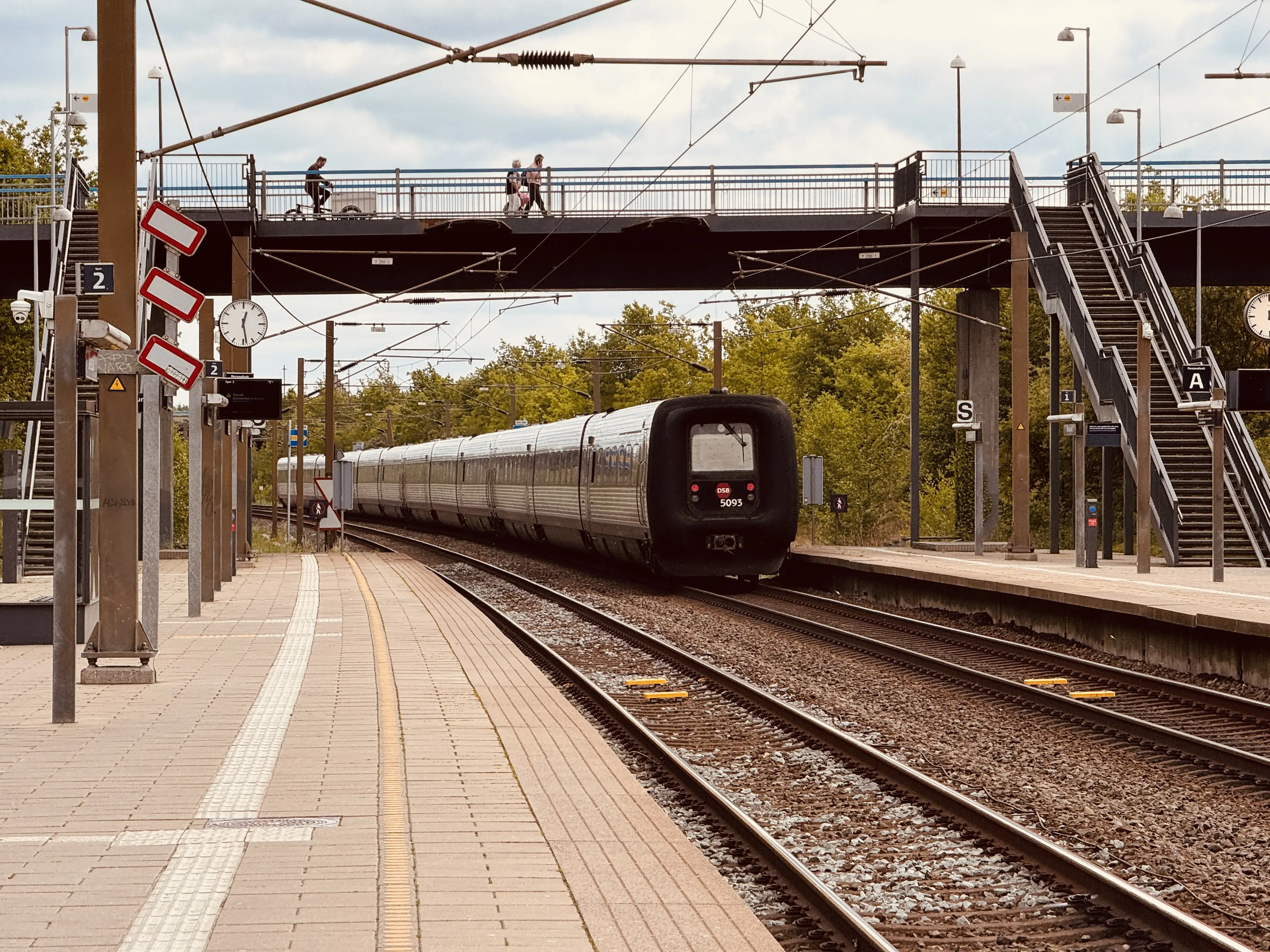 Billede af DSB MF 5093 fotograferet ud for Ørestad Trinbræt.