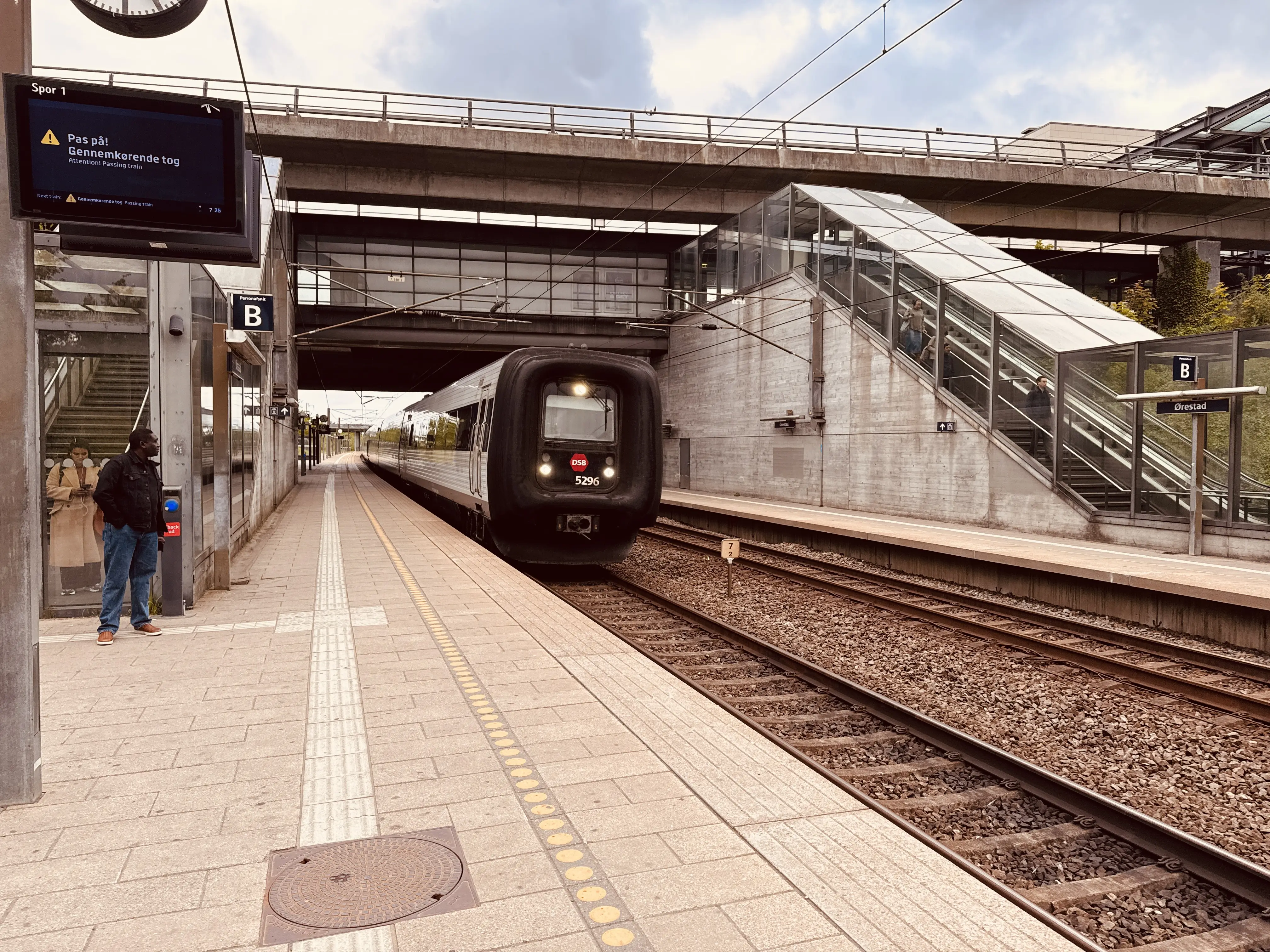 Billede af DSB MF 5096 fotograferet ud for Ørestad Trinbræt.