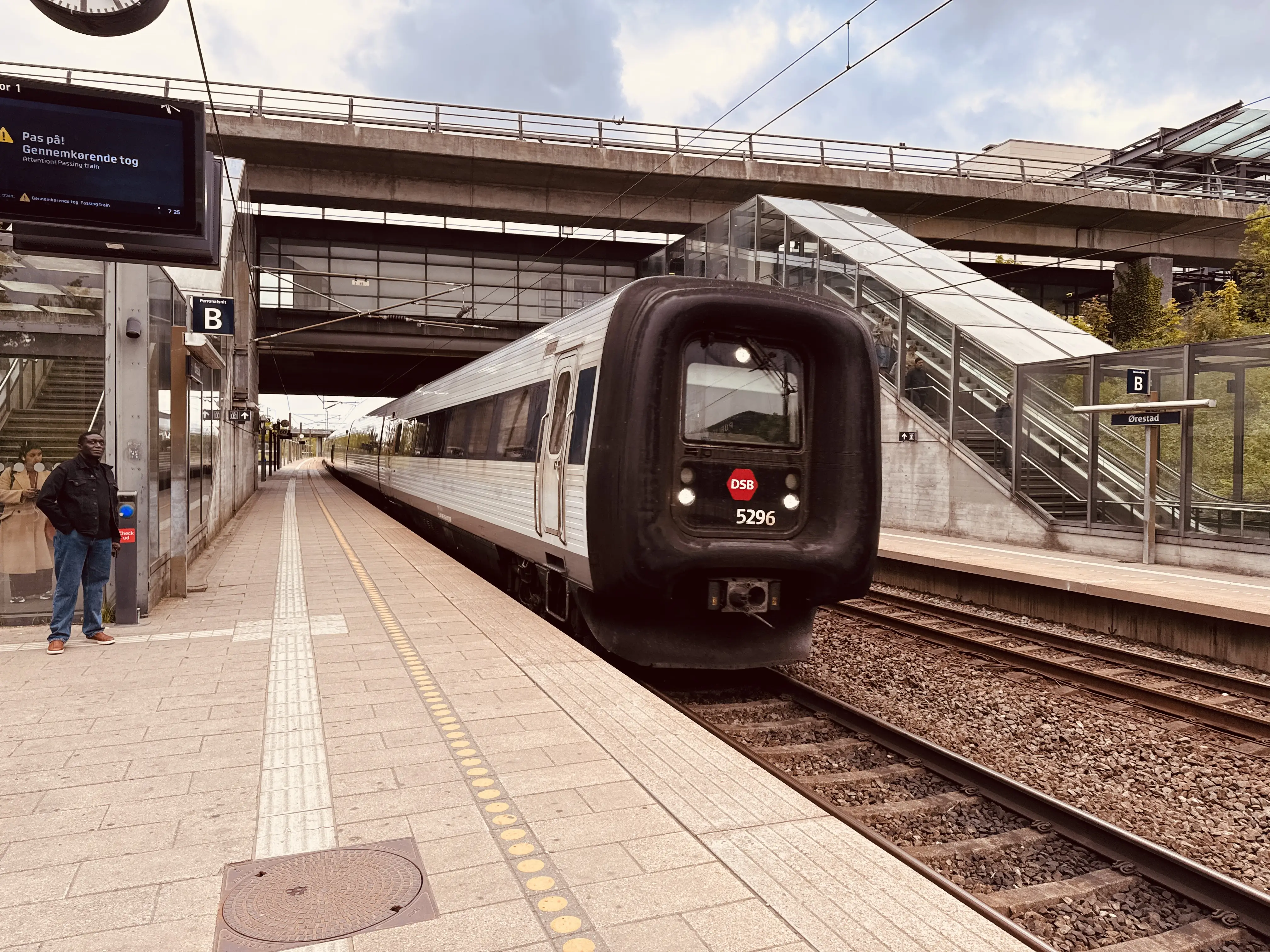 Billede af DSB MF 5096 fotograferet ud for Ørestad Trinbræt.