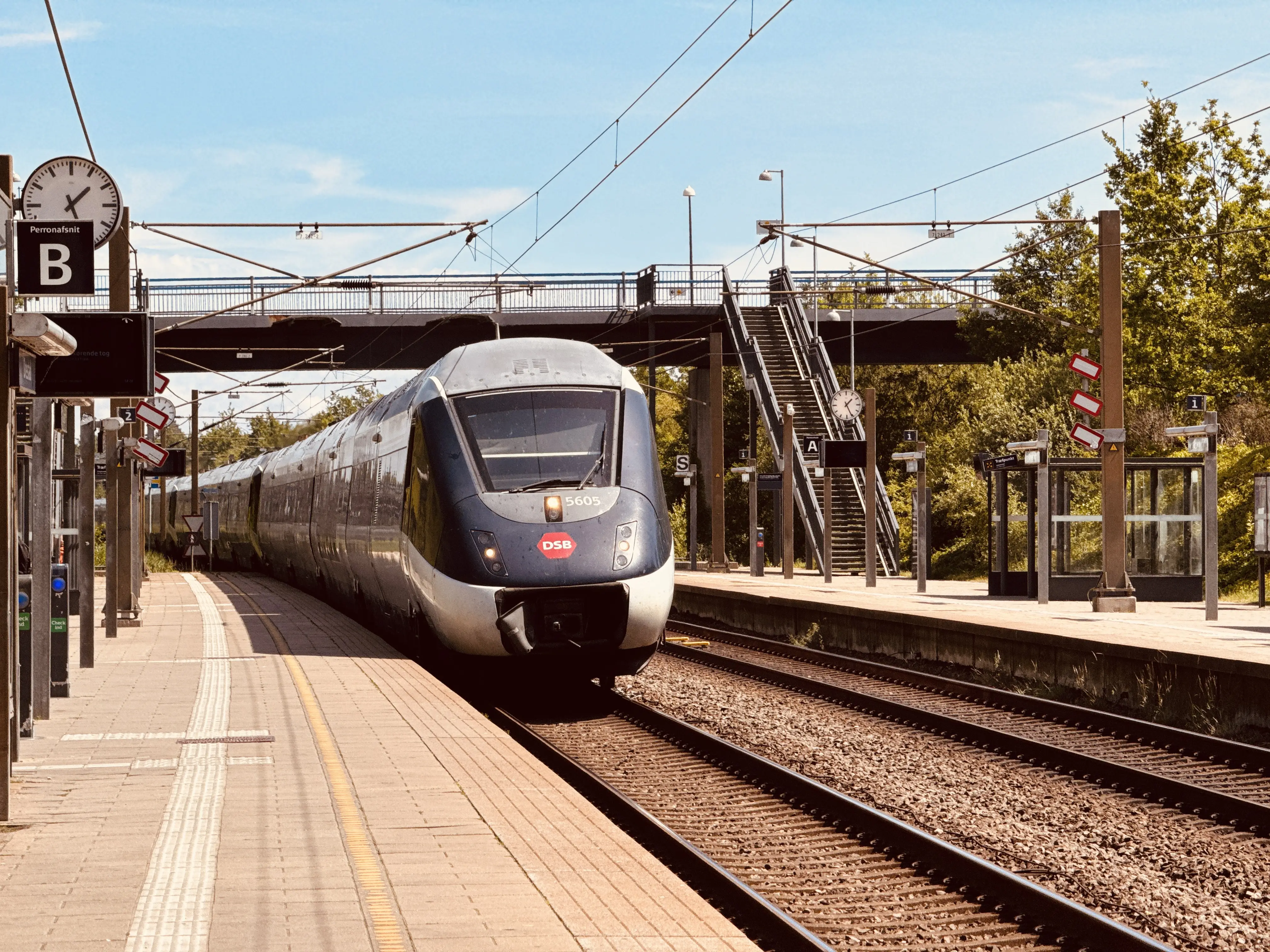 Billede af DSB MG 5605 fotograferet ud for Ørestad Trinbræt.