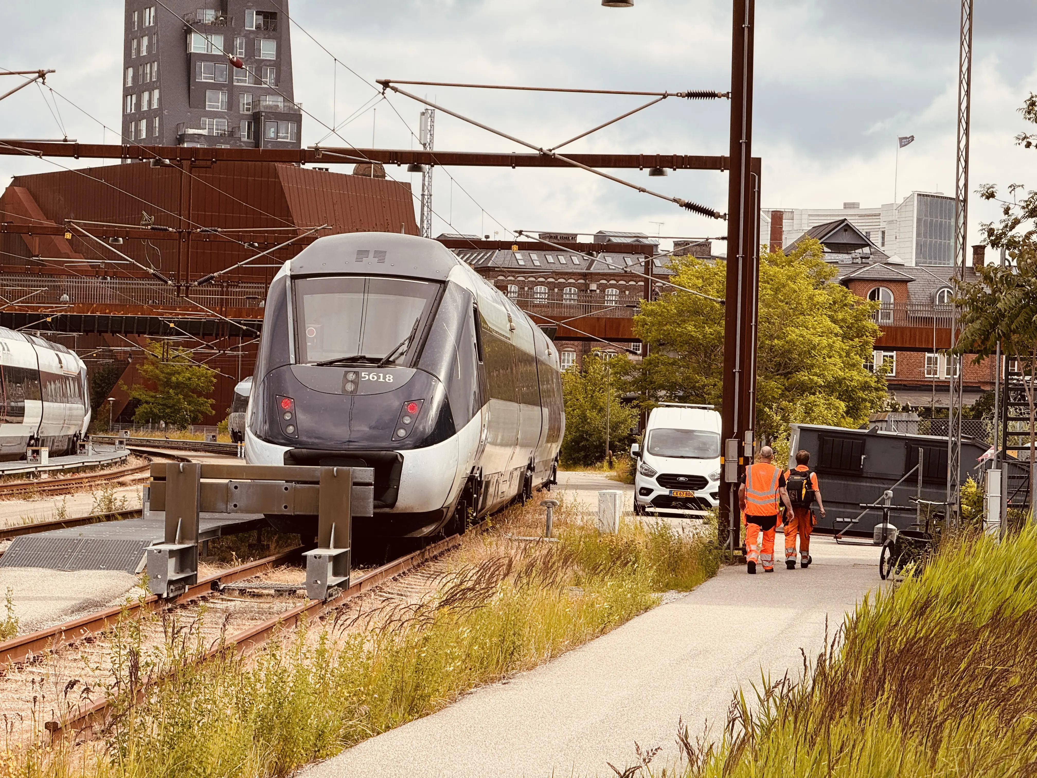 Billede af DSB MG 5618 fotograferet ud for Østerport Station.