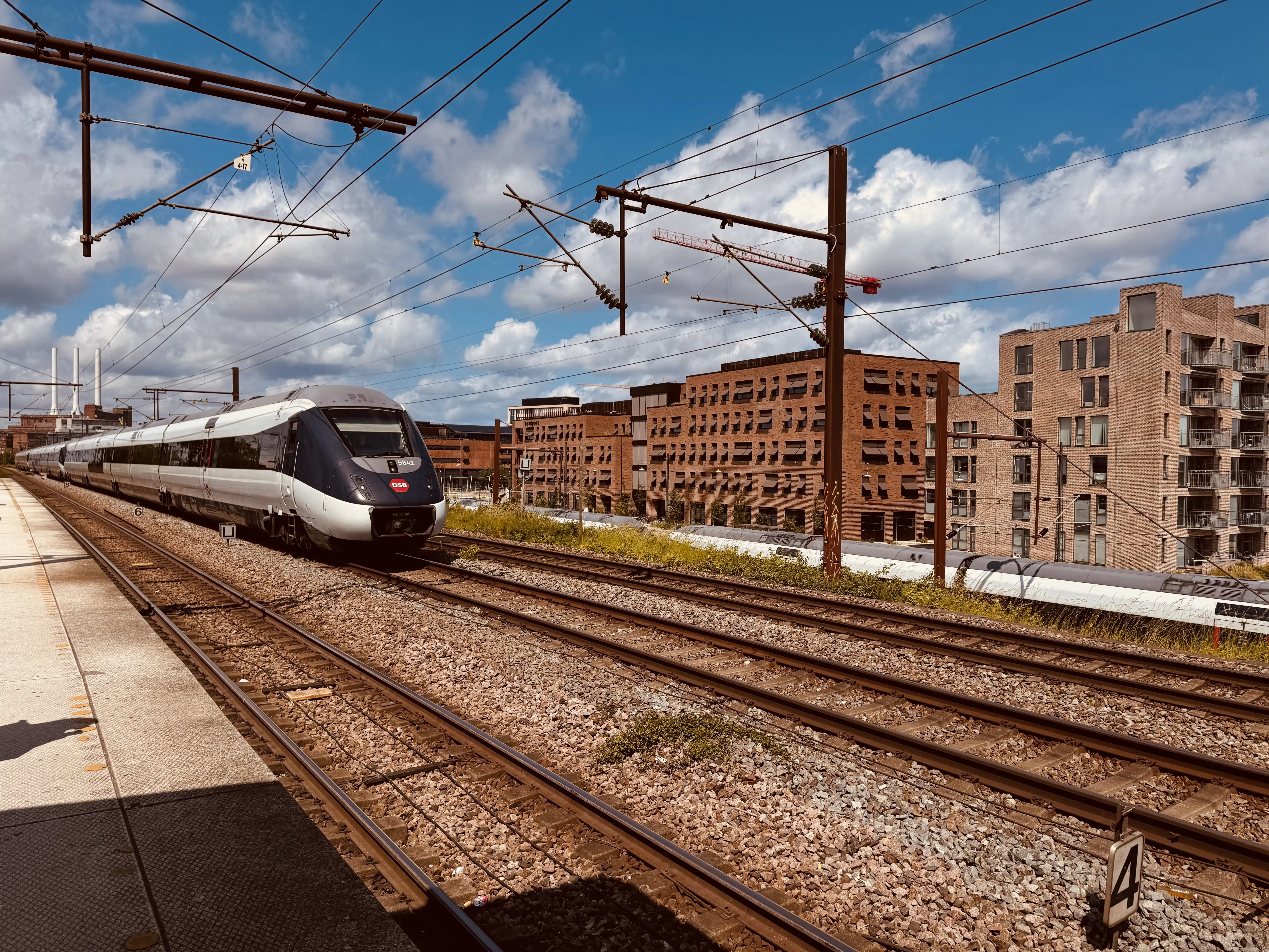 Billede af DSB MG 5642 fotograferet ud for Nordhavn S-togstrinbræt. Billede af DSB MG 5642 fotograferet ud for Nordhavn S-togstrinbræt.