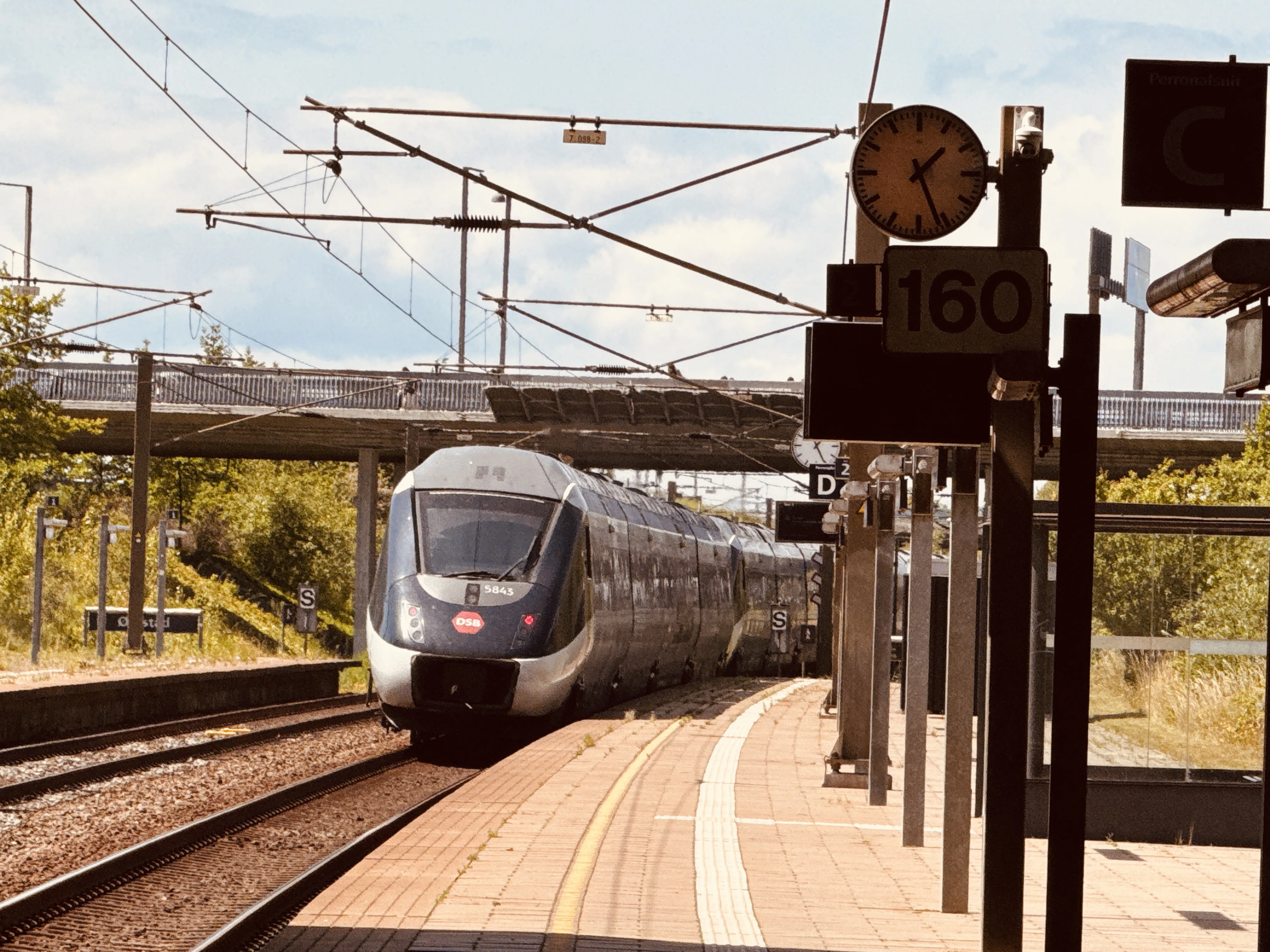 Billede af DSB MG 5643 fotograferet ud for Ørestad Trinbræt.