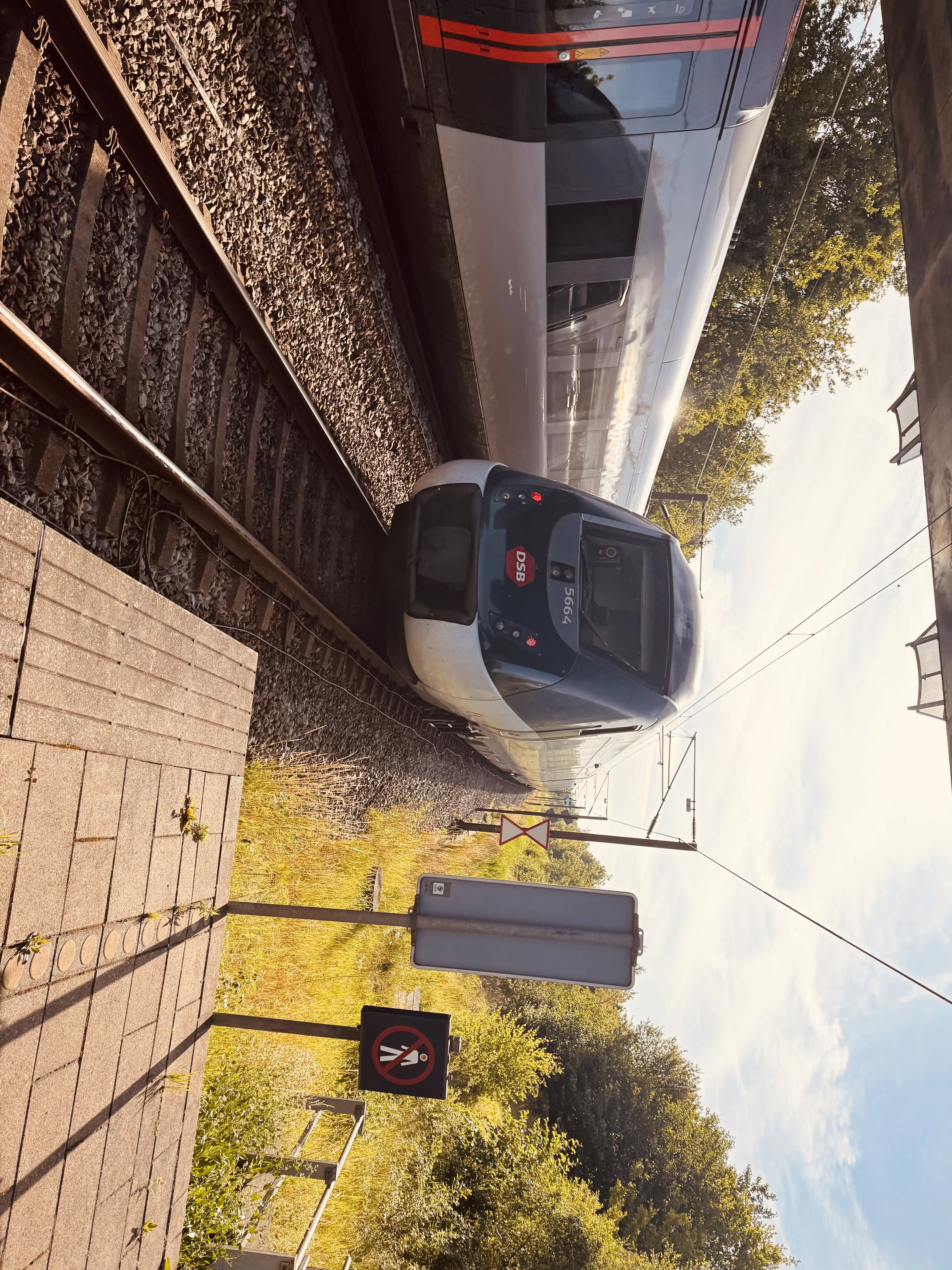 Billede af DSB MG 5664 fotograferet ud for Ørestad Trinbræt.