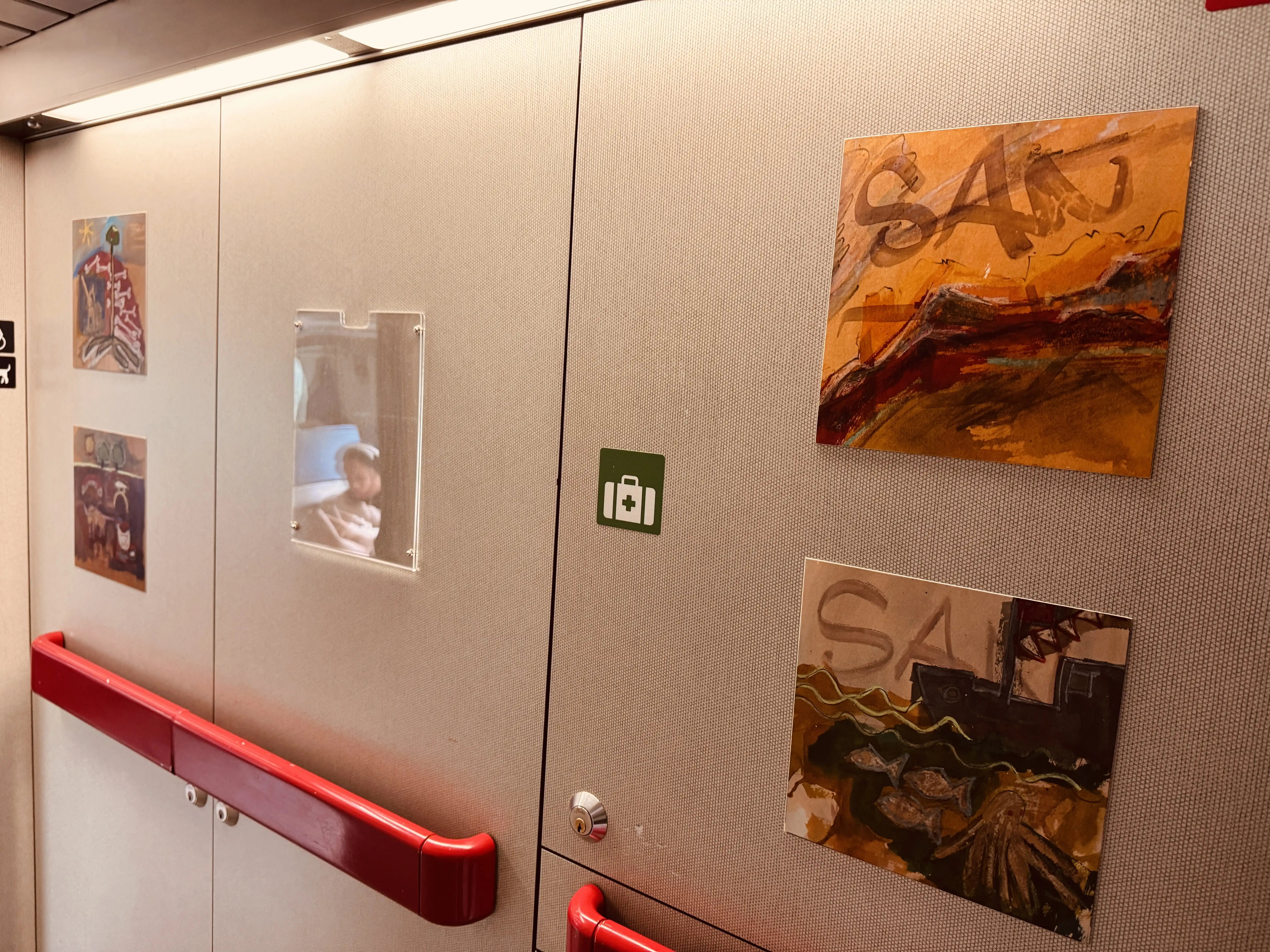 Billede af udsmykningen i DSB ER 2006.