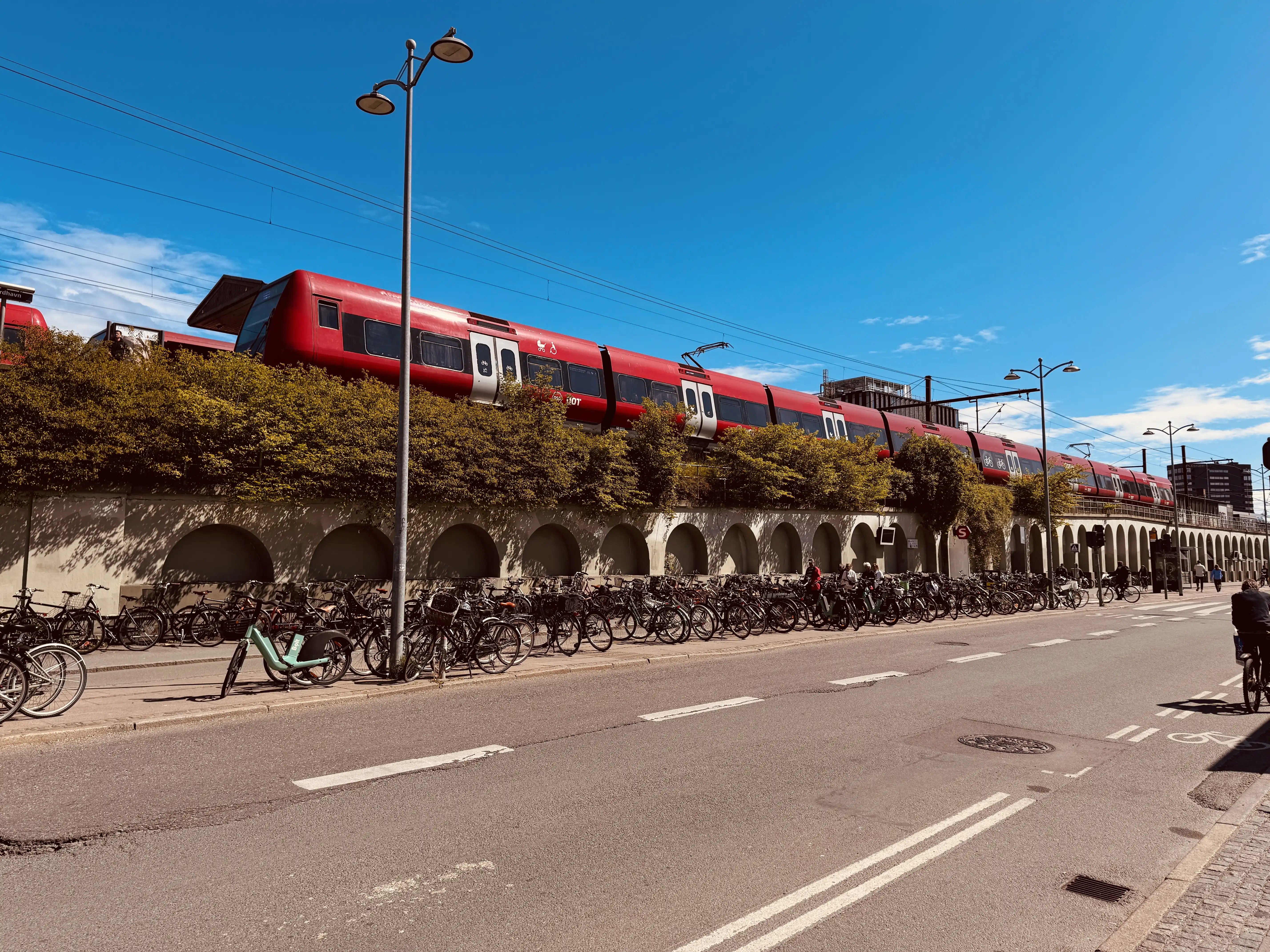 Billede af DSB SA 8114 fotograferet ud for Nordhavn S-togstrinbræt. Billede af DSB SA 8114 fotograferet ud for Nordhavn S-togstrinbræt.