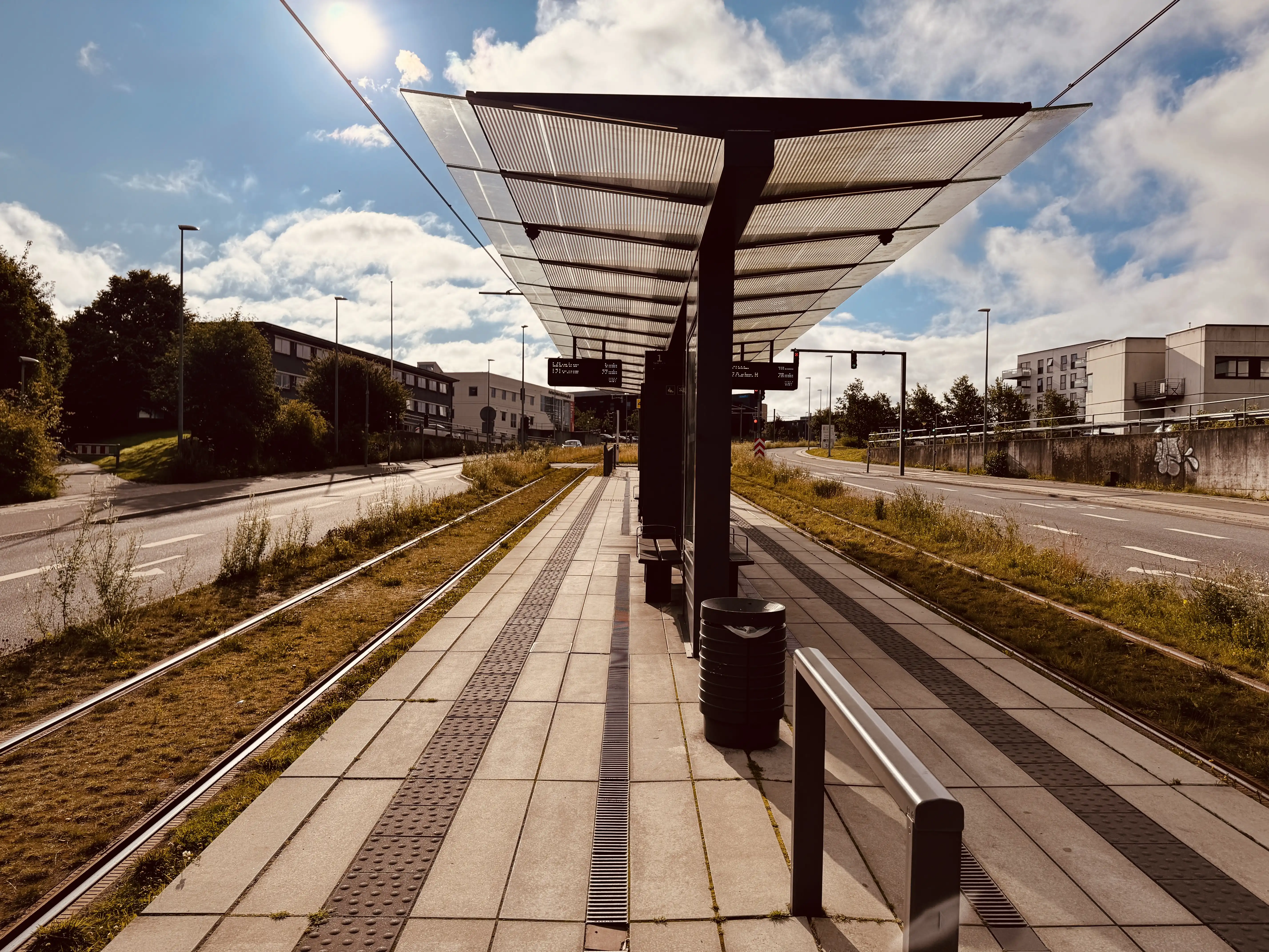 Billede af Olof Palmes Allé Letbanestation. Billede af Olof Palmes Allé Letbanestation.