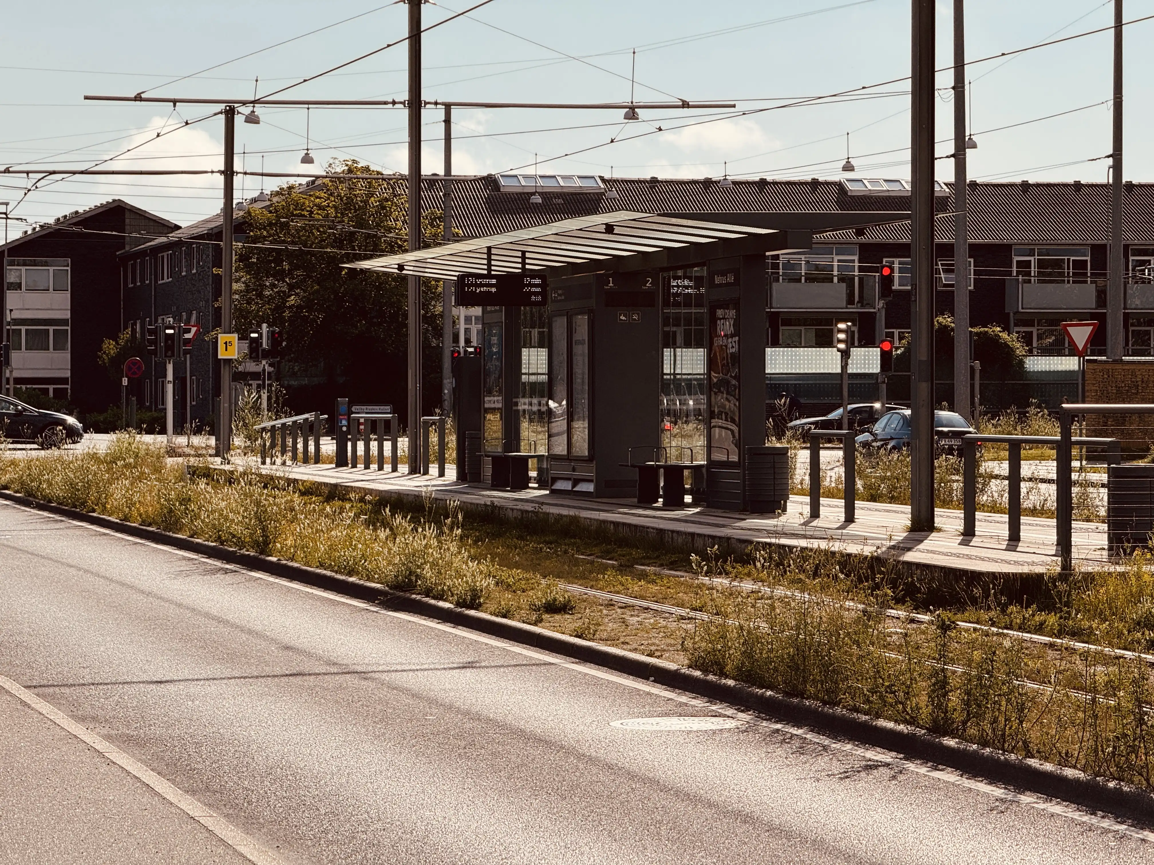 Billede af Nehrus Allé Letbanestation. Billede af Nehrus Allé Letbanestation.