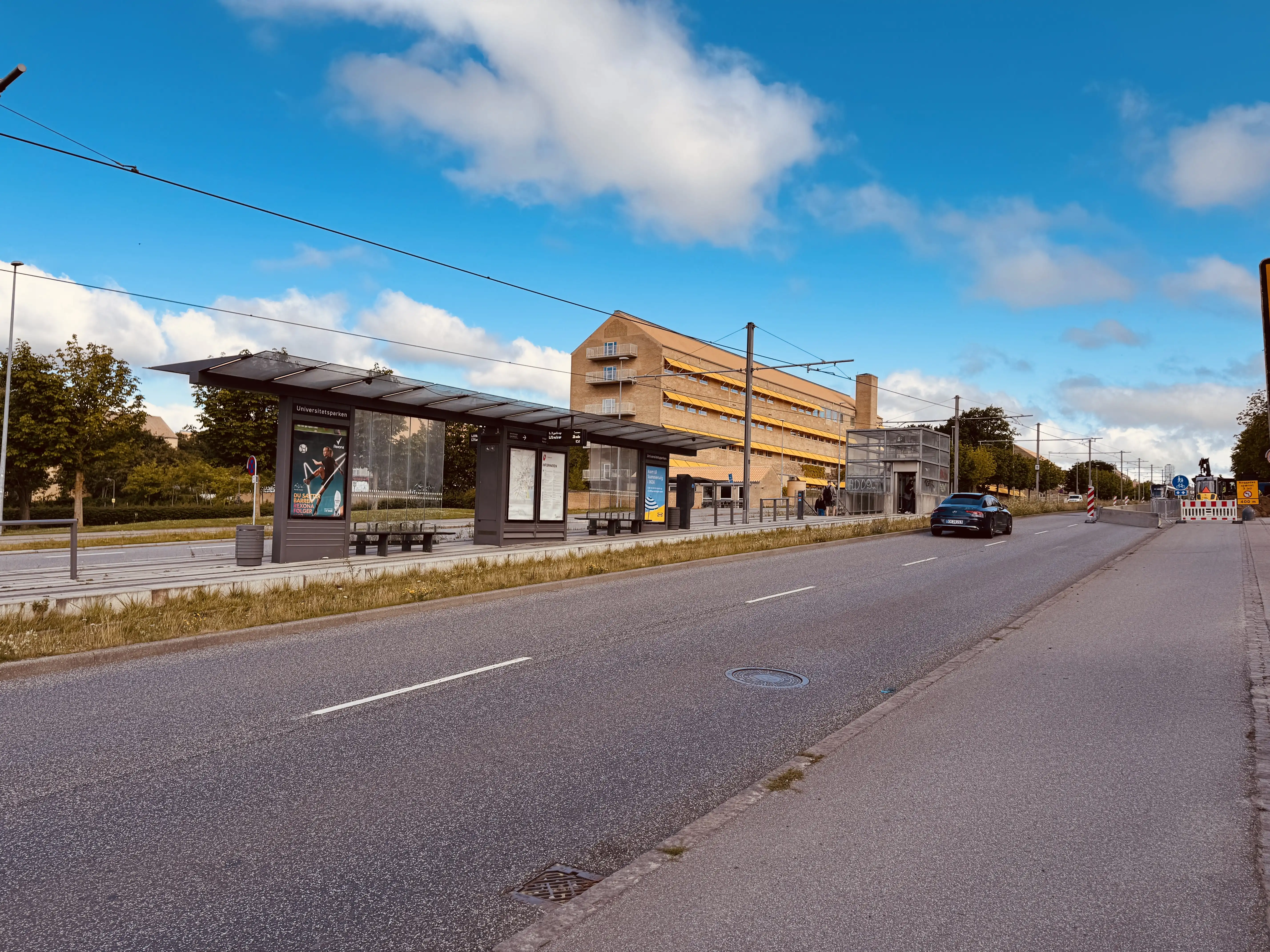 Billede af Universitetsparken Letbanestation. Billede af Universitetsparken Letbanestation.
